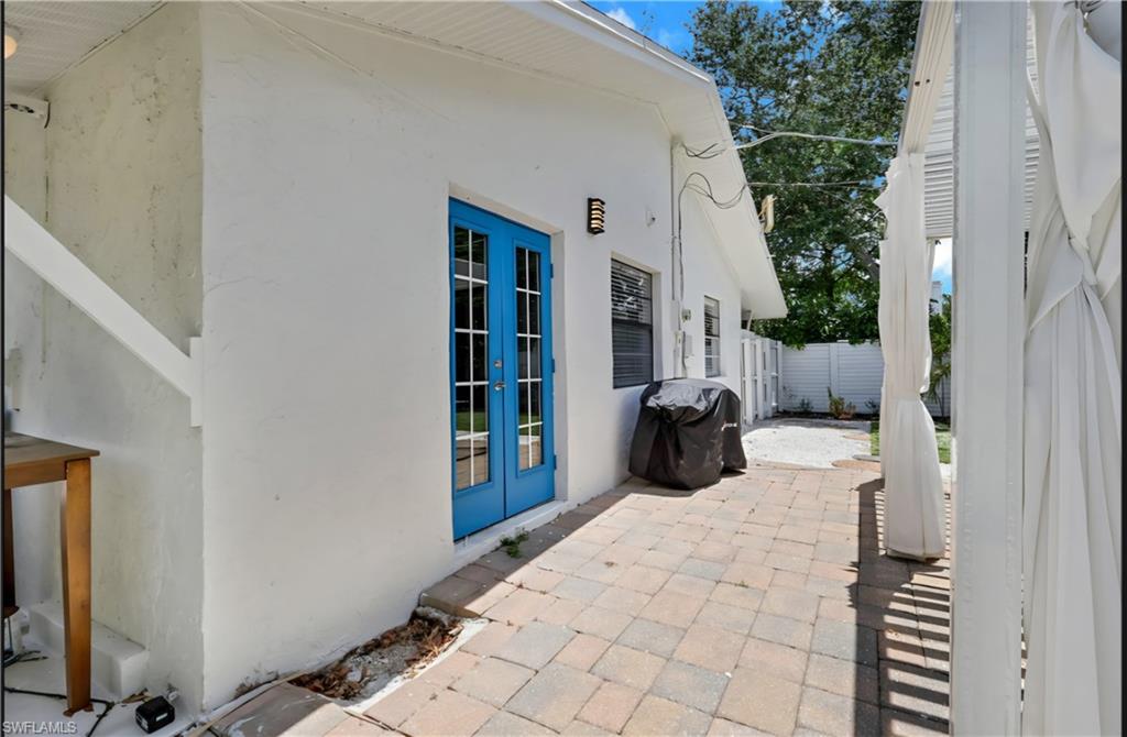 862 95th AVE N
