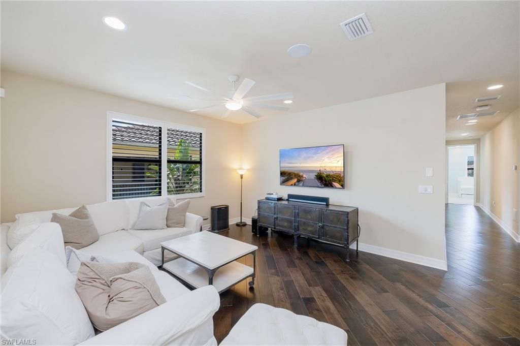 3335 Pacific DR