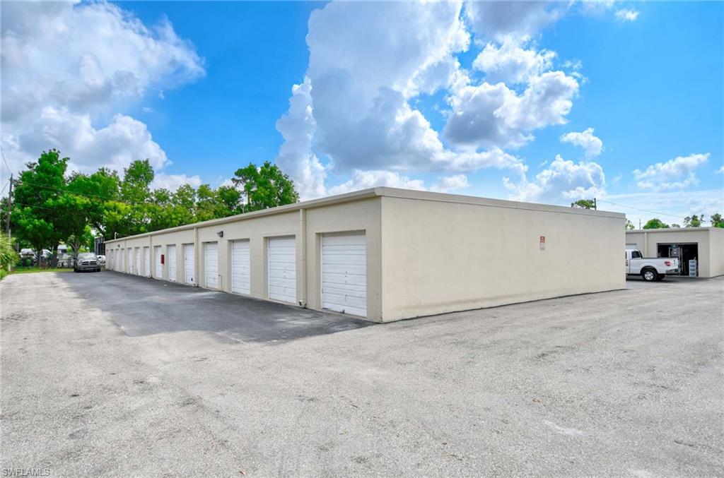 2243/2245 Bruner LN