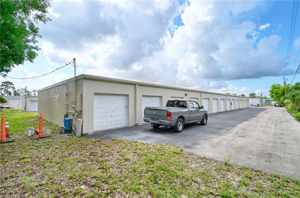 2243/2245 Bruner LN