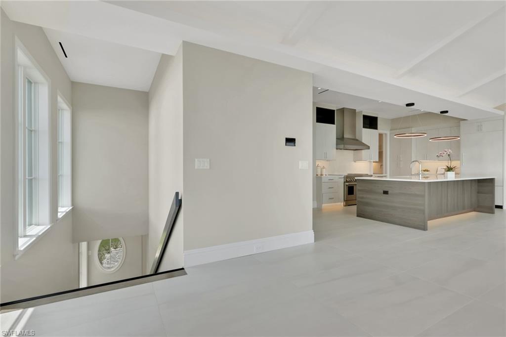 211 1st ST