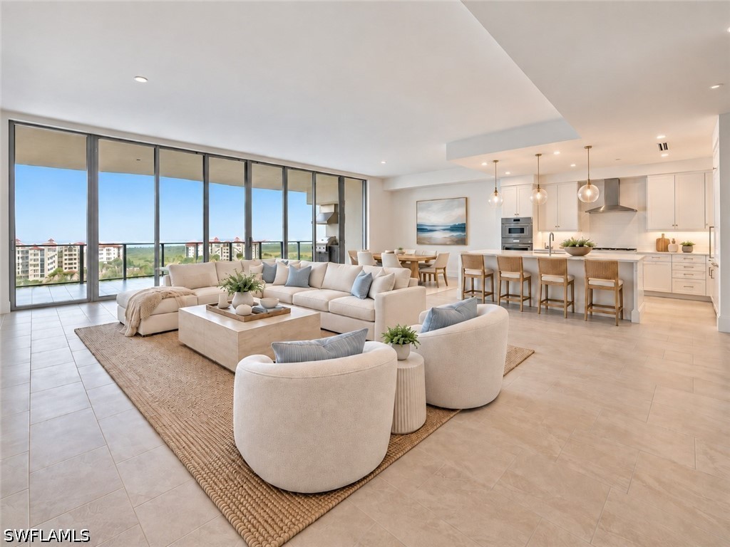 4810 Pelican Colony 903