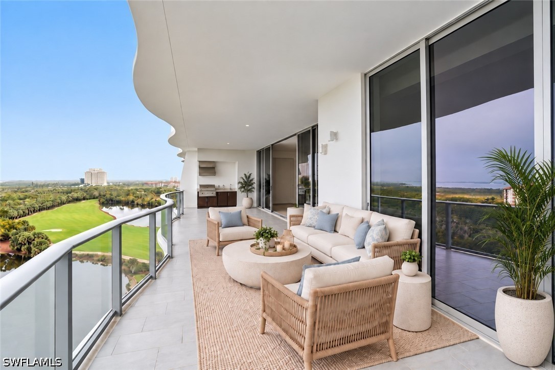 4810 Pelican Colony 903