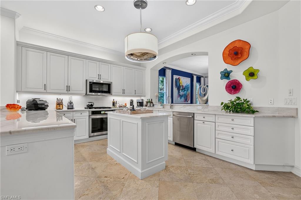 2805 Tiburon BLVD E 102