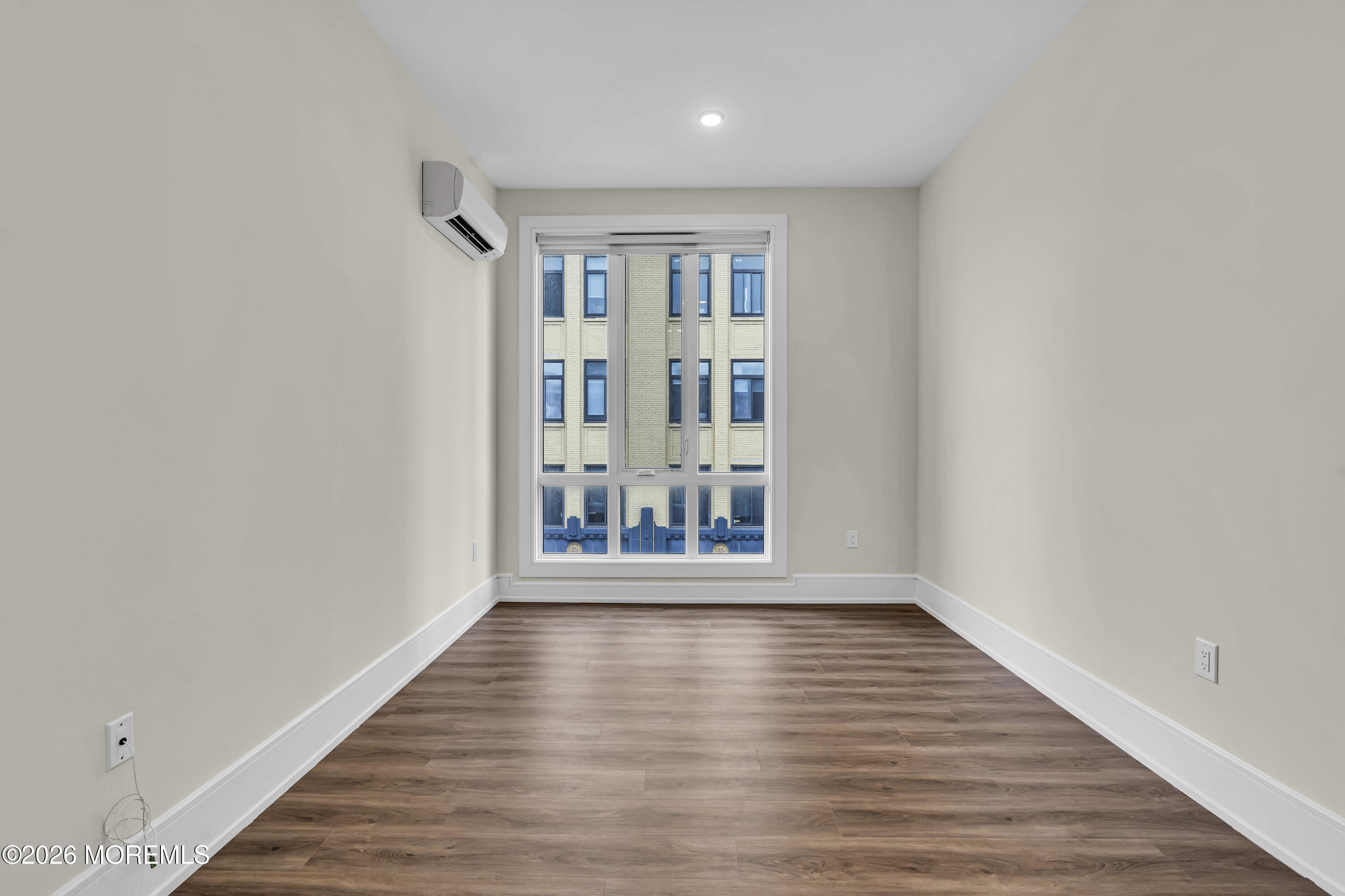 527 Bangs Avenue 305