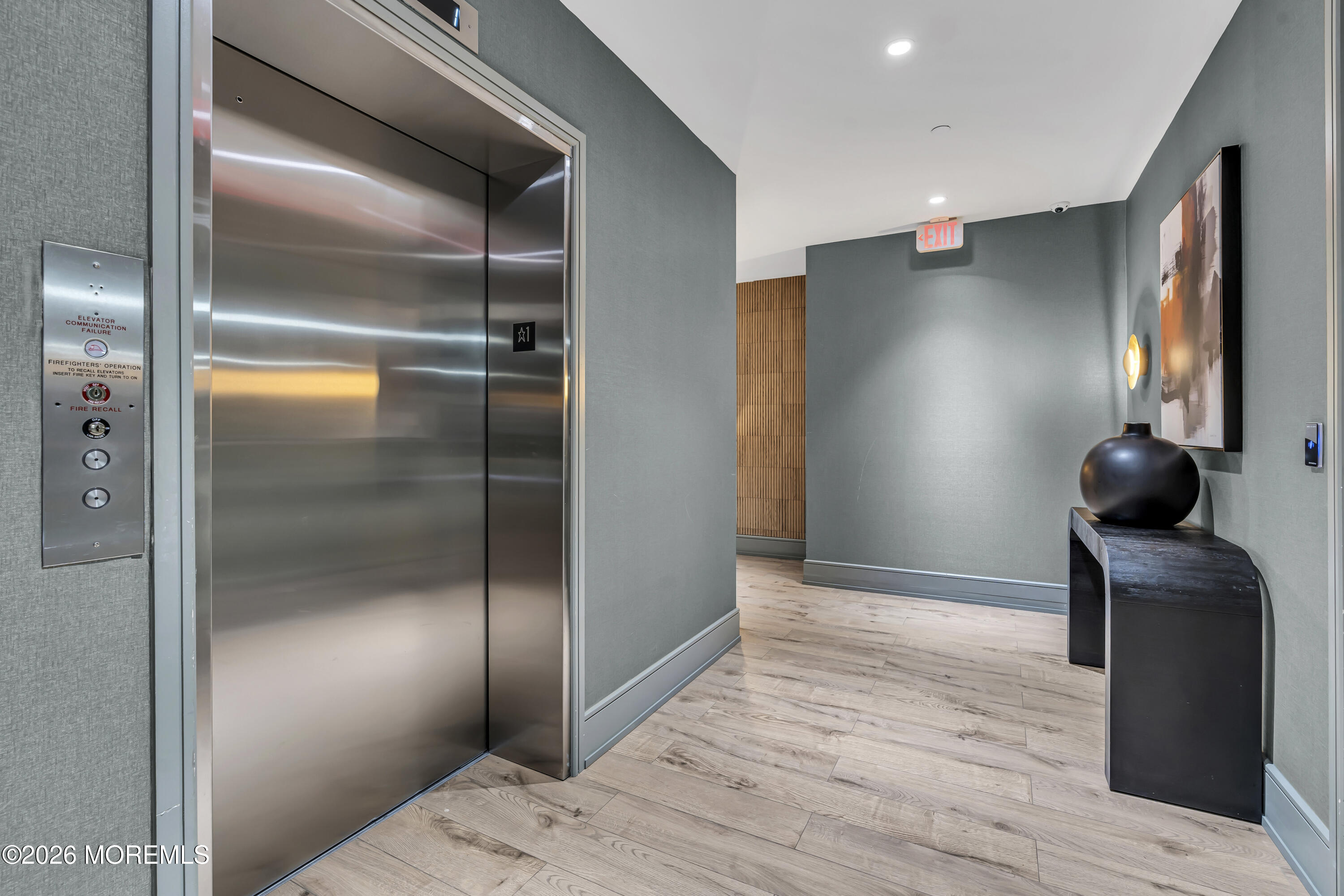 527 Bangs Avenue 305