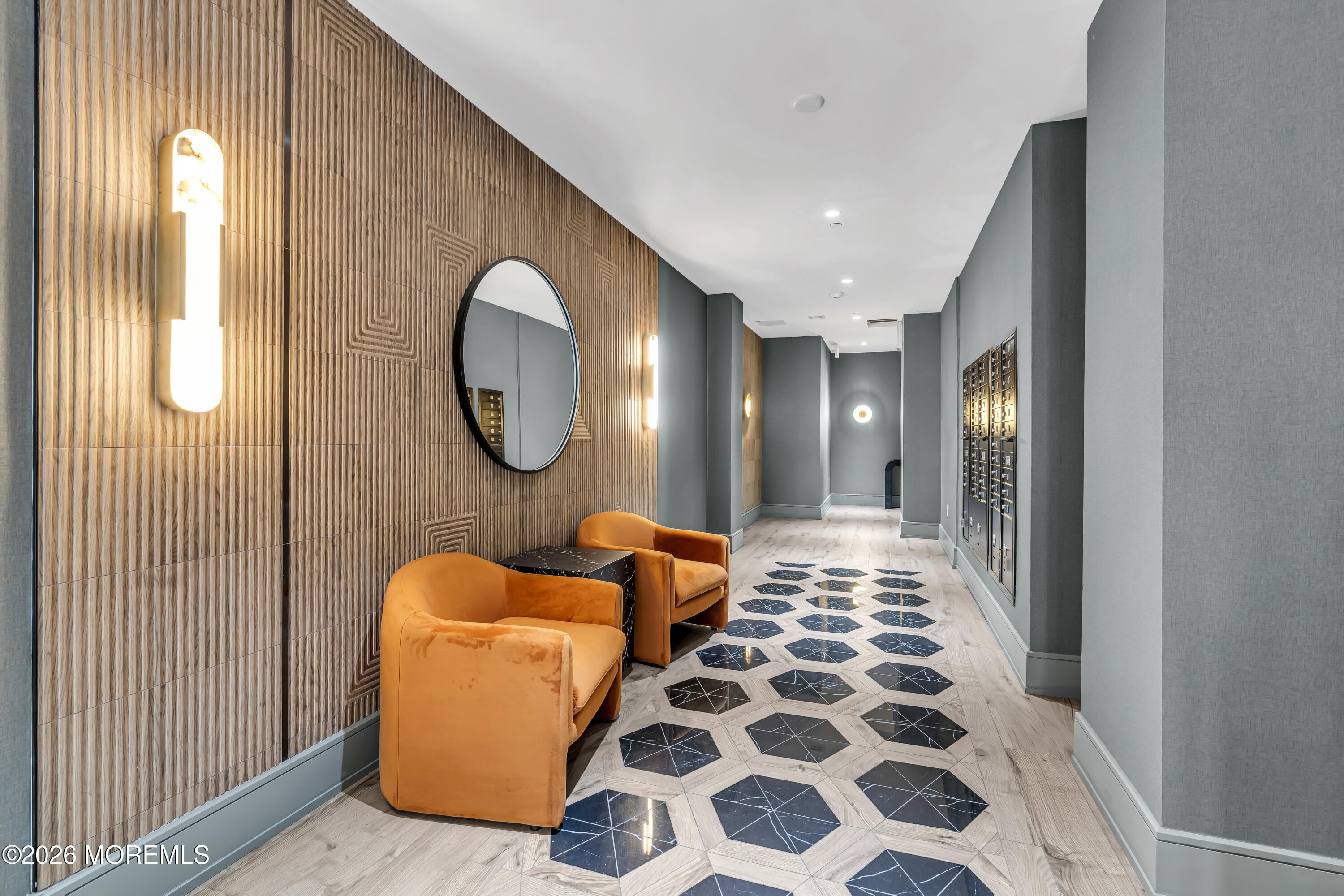 527 Bangs Avenue 305