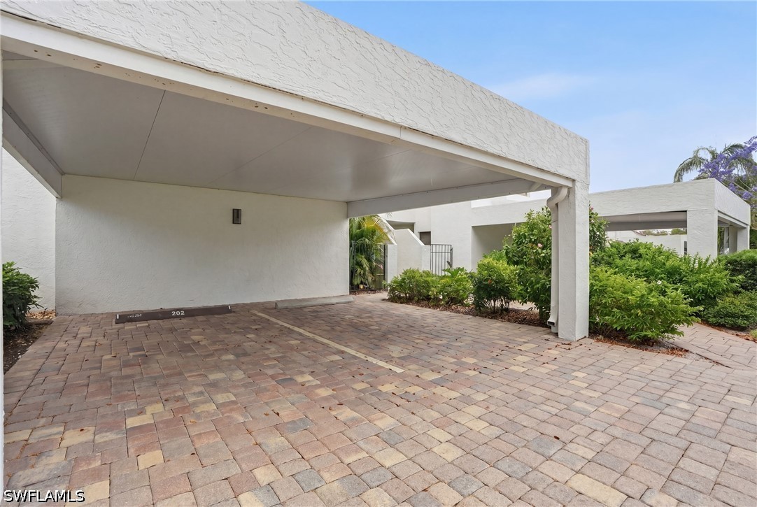 637 Beachwalk CIR E202