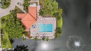 637 Beachwalk CIR E202