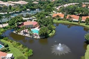 637 Beachwalk CIR E202