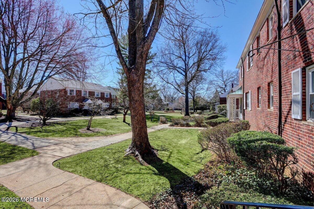 98 Manor Drive