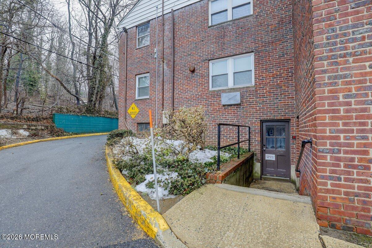 98 Manor Drive