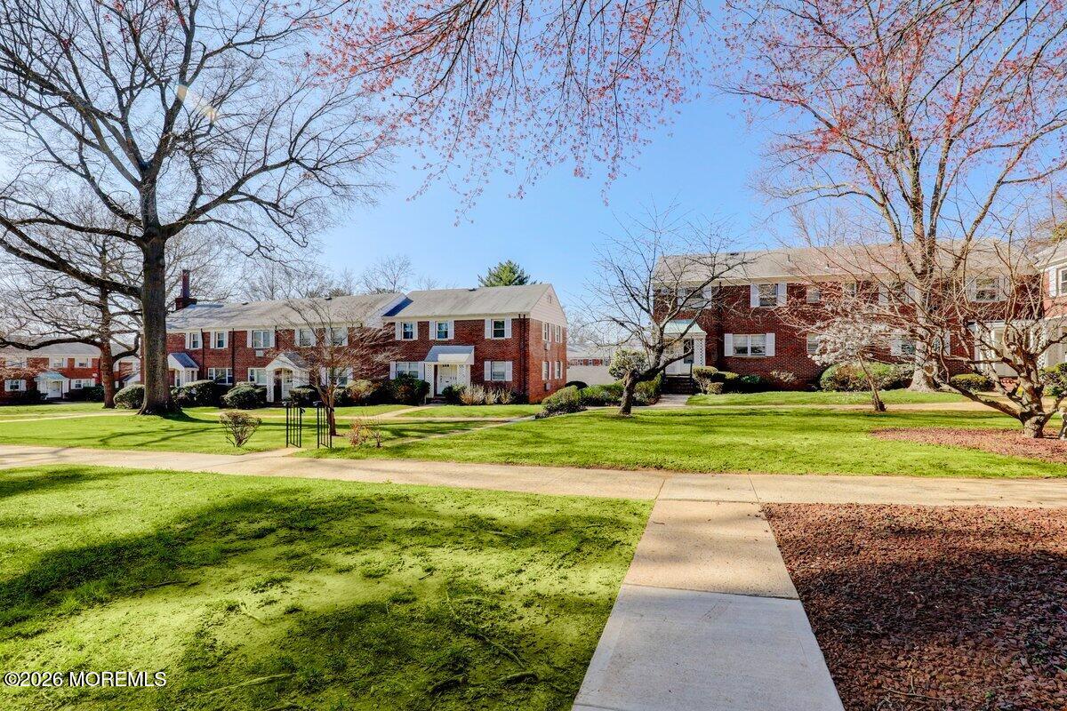 98 Manor Drive