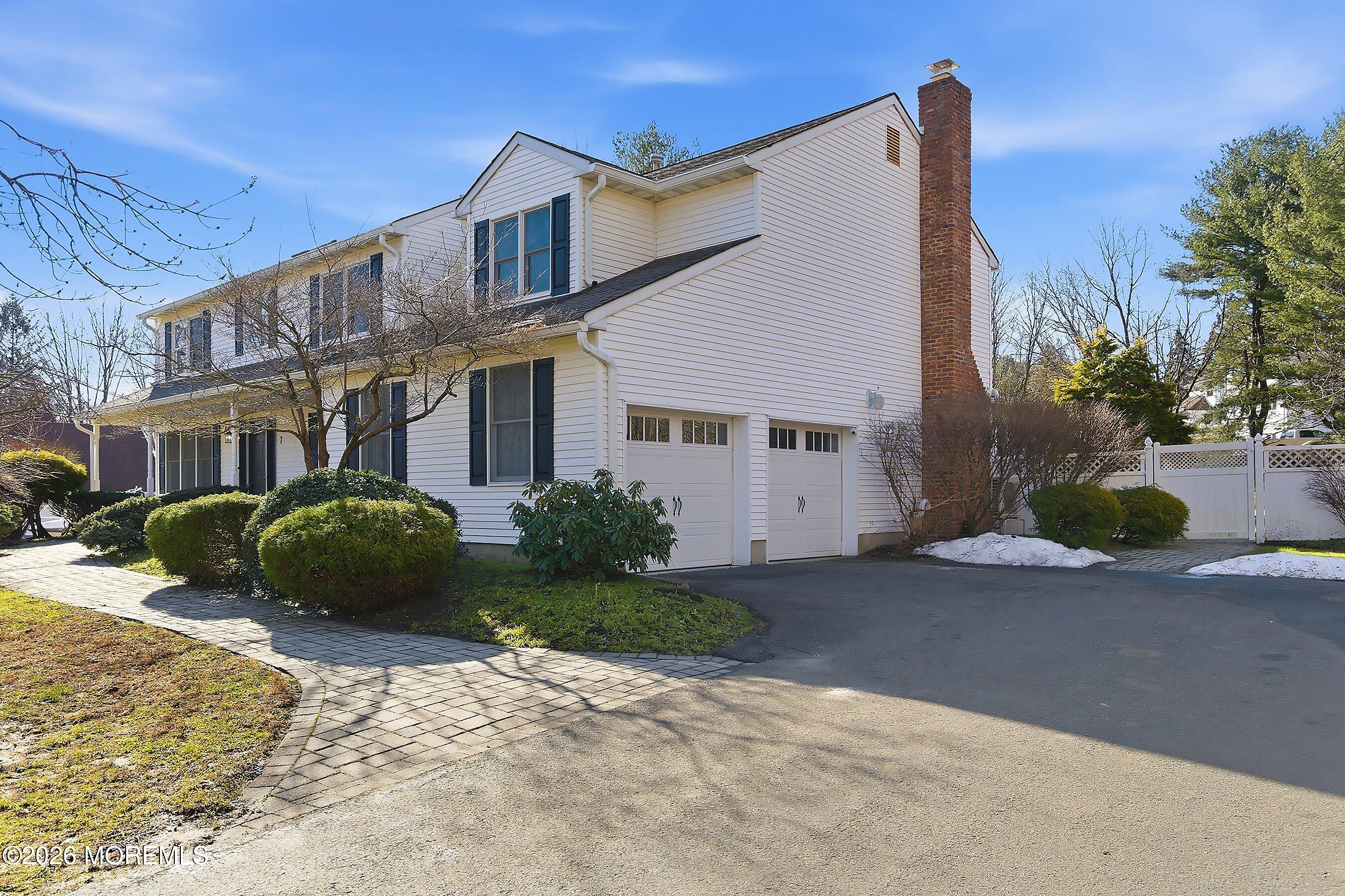 7 Shire Way
