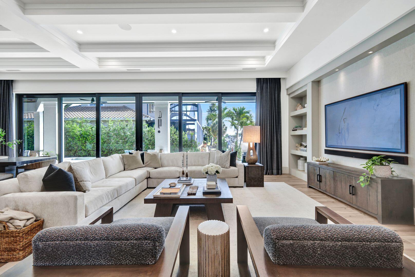 701 PLANTATION COURT