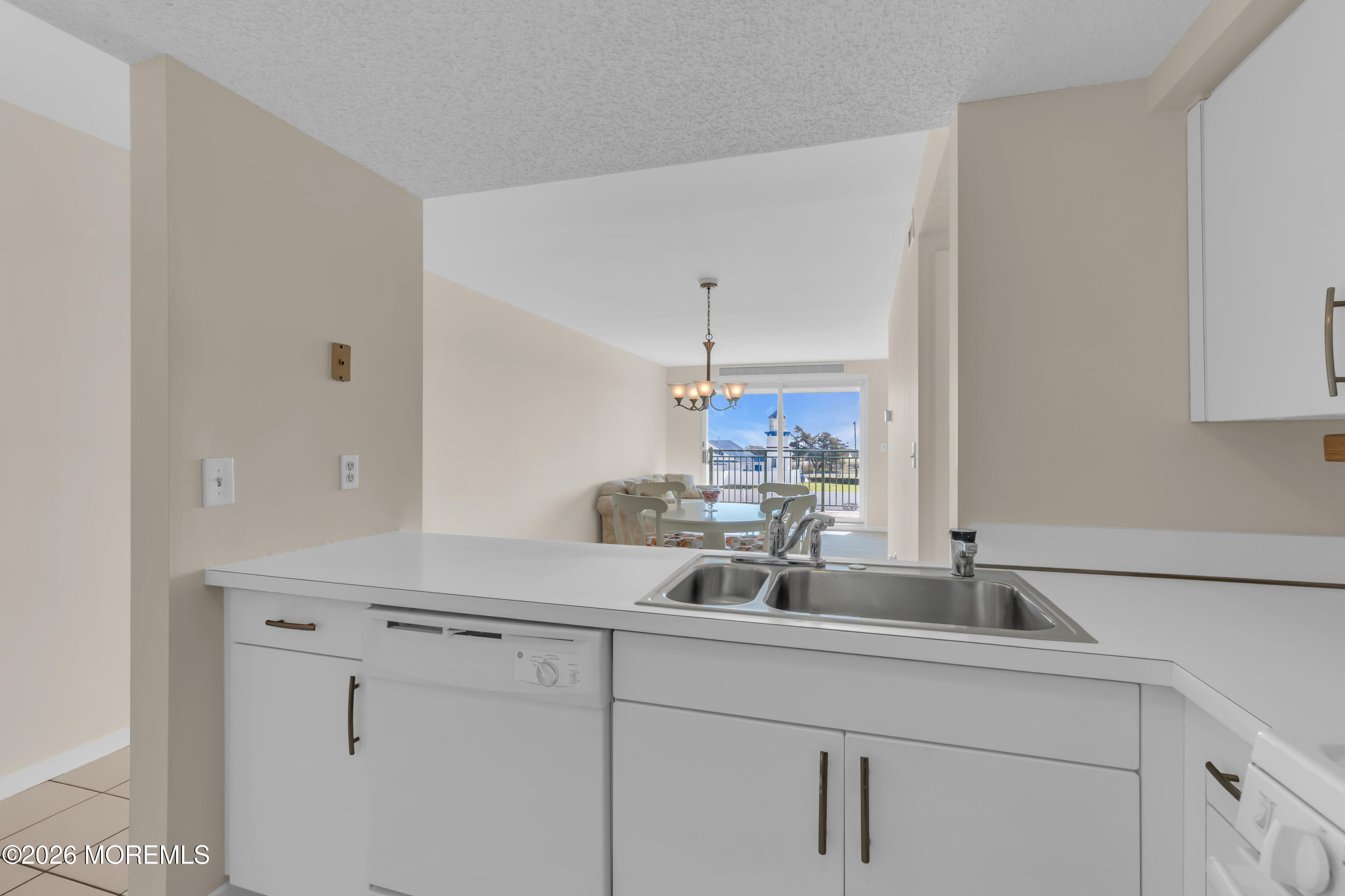 422 Ocean Boulevard N 2J