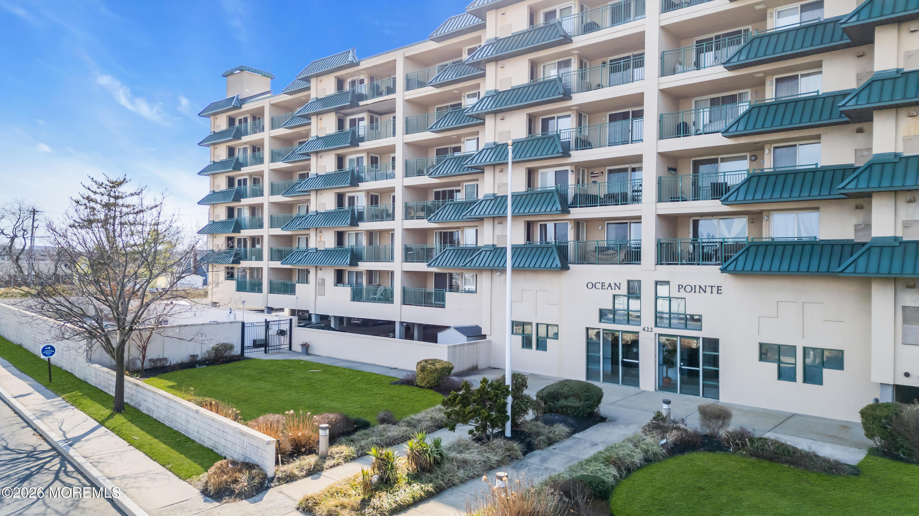 422 Ocean Boulevard N 2J