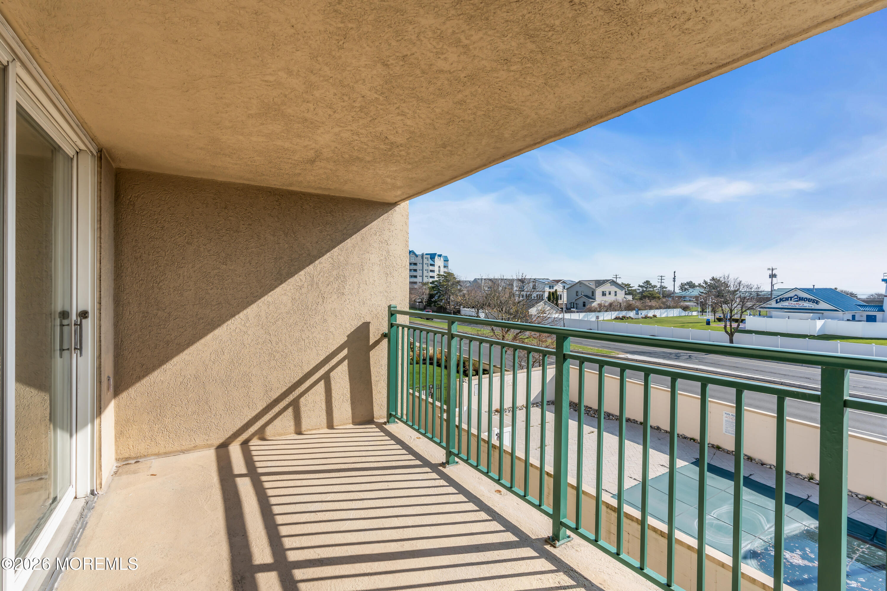 422 Ocean Boulevard N 2J