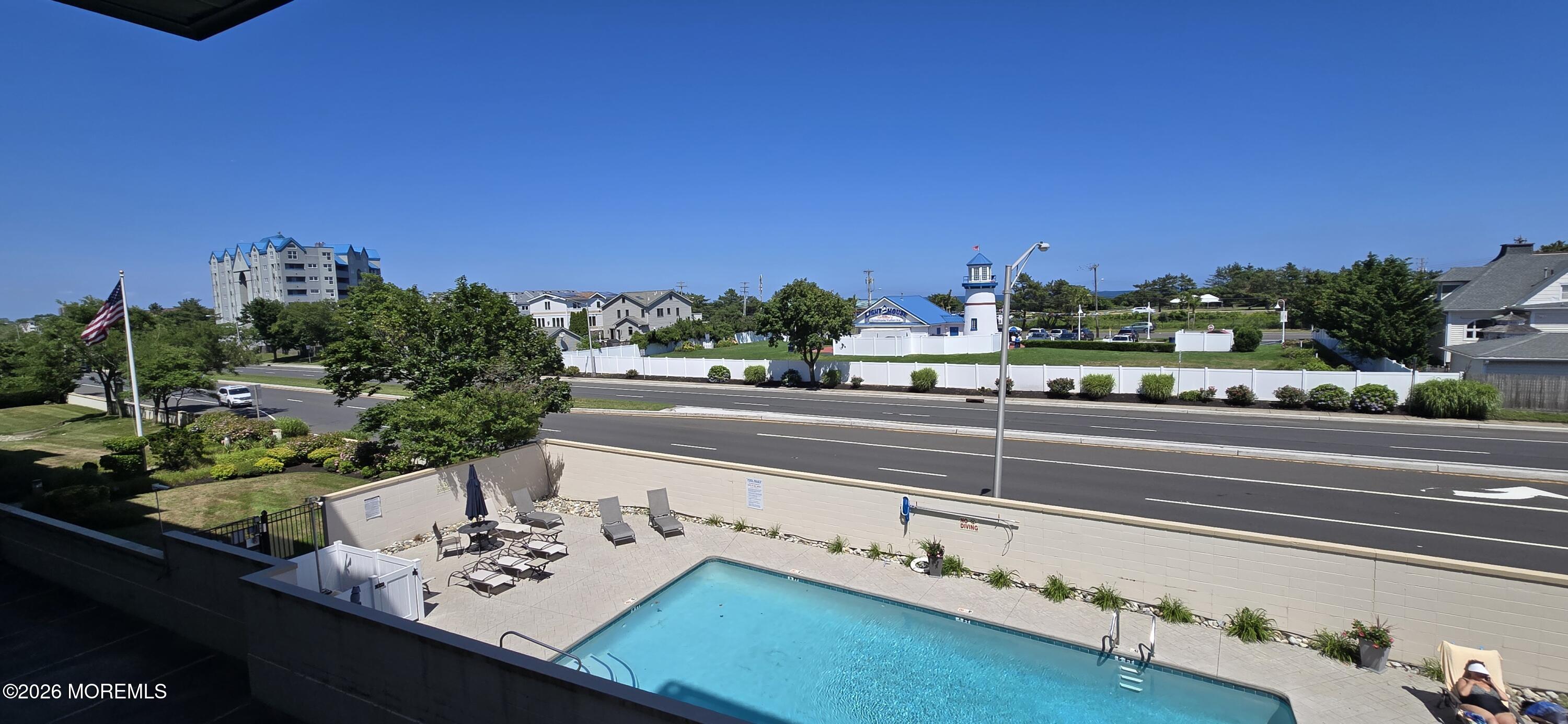 422 Ocean Boulevard N 2J