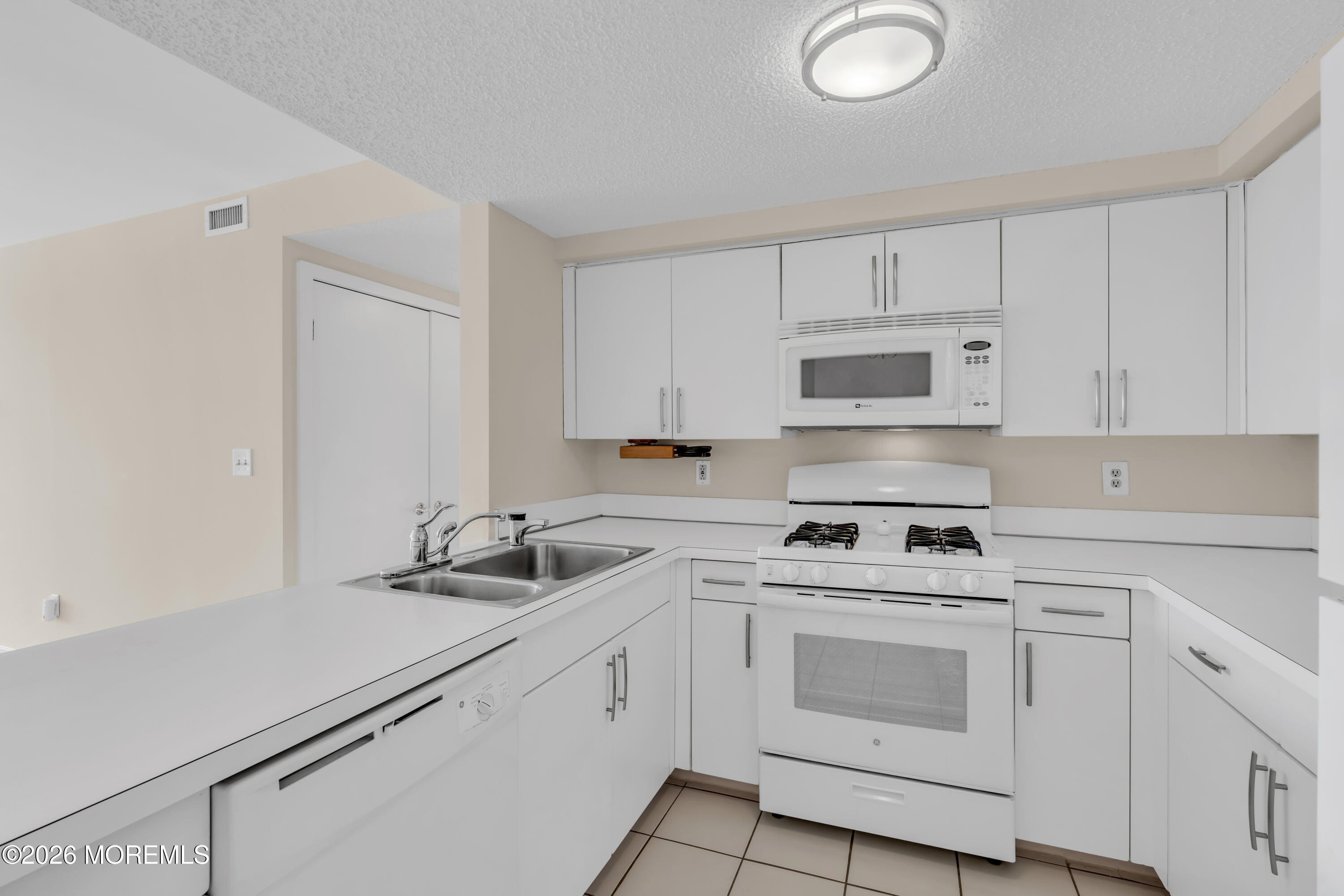 422 Ocean Boulevard N 2J