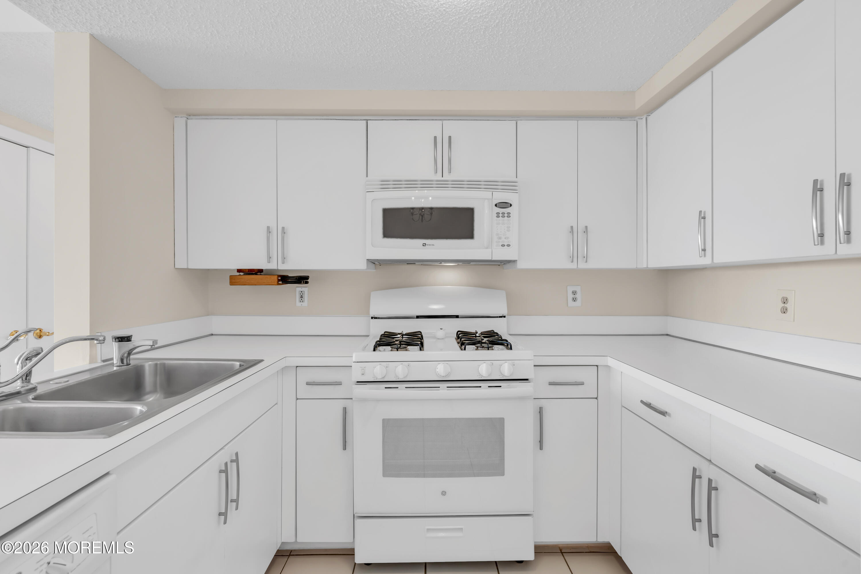 422 Ocean Boulevard N 2J