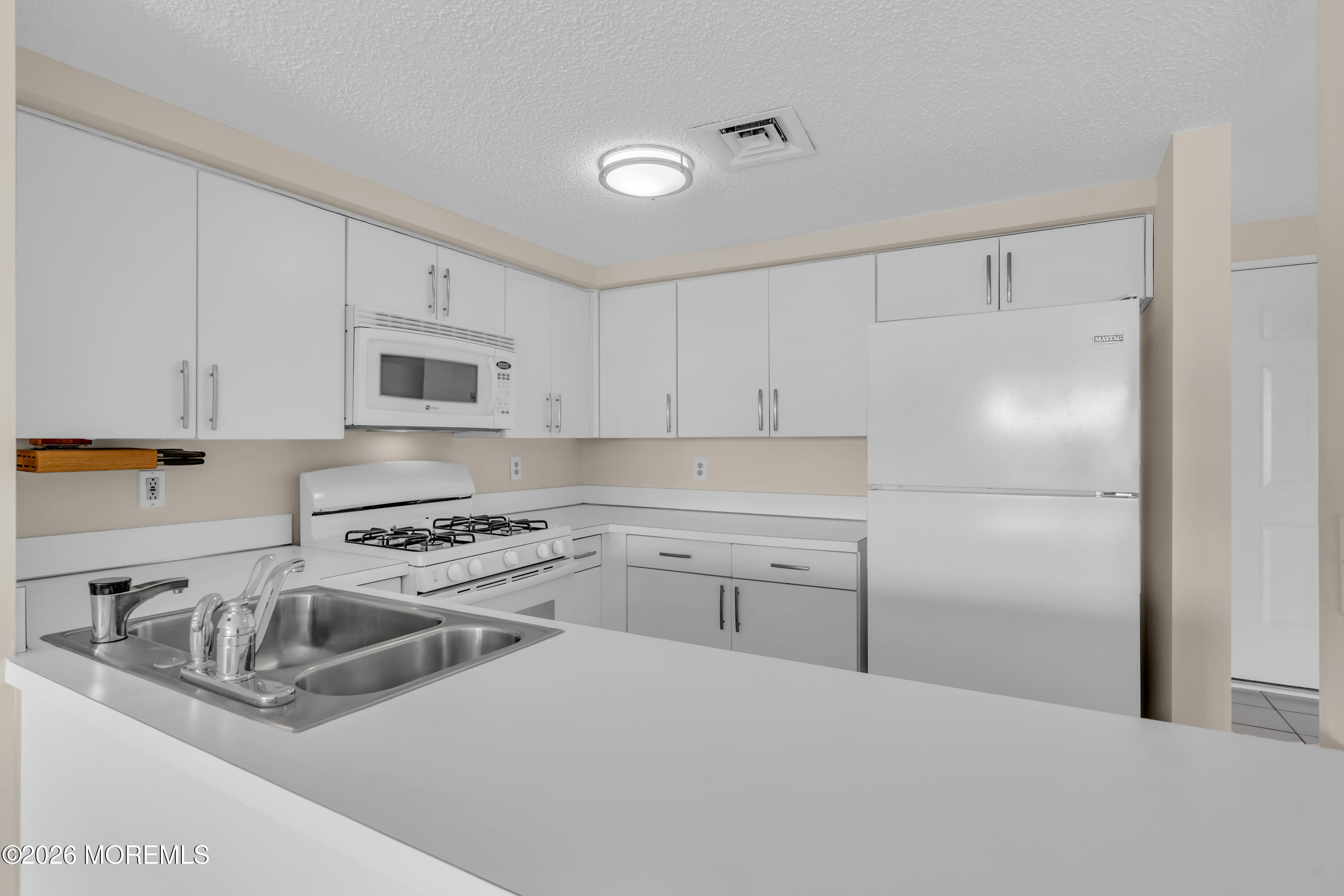 422 Ocean Boulevard N 2J