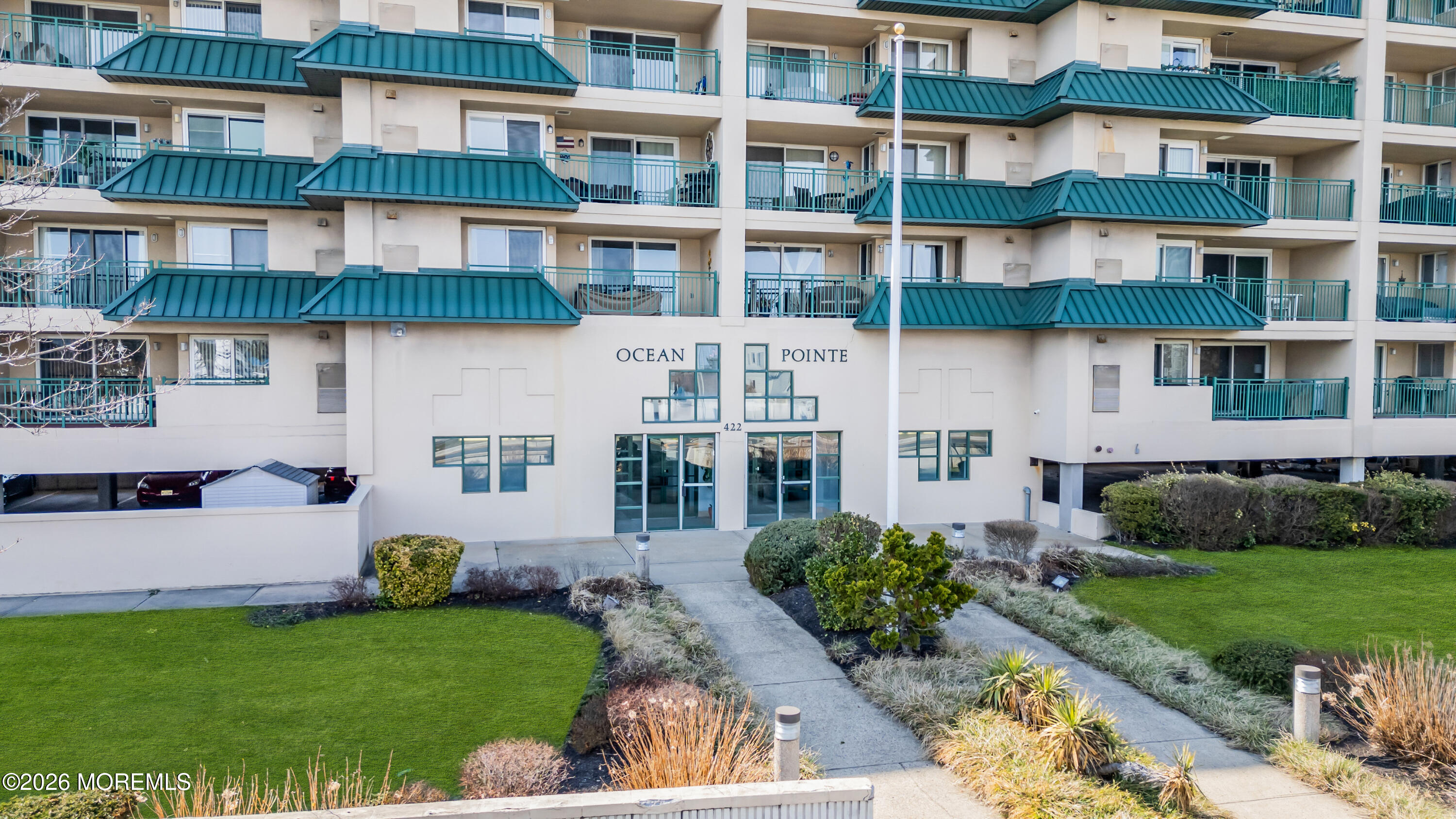 422 Ocean Boulevard N 2J