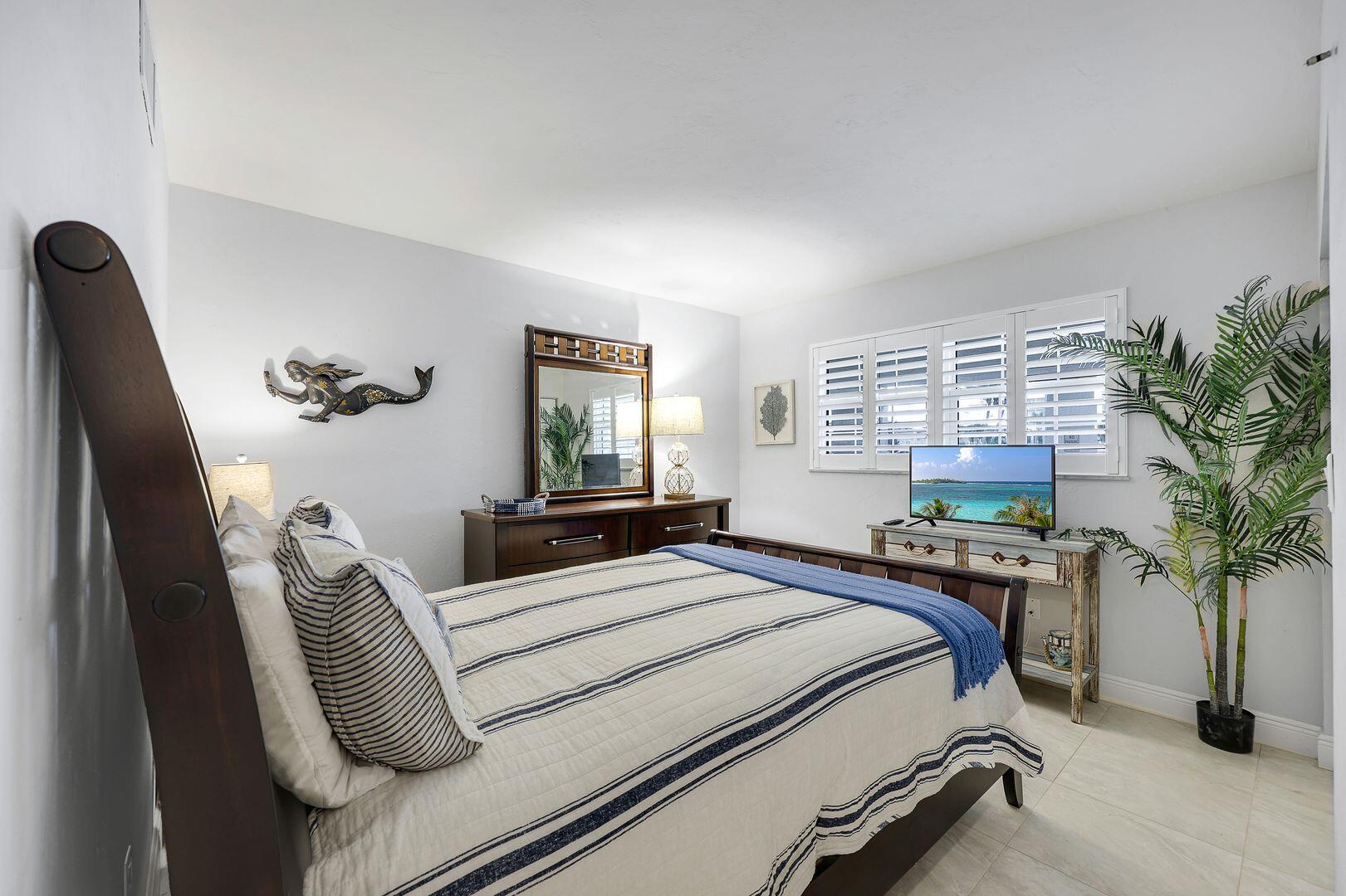 1011 SWALLOW AVENUE, 105