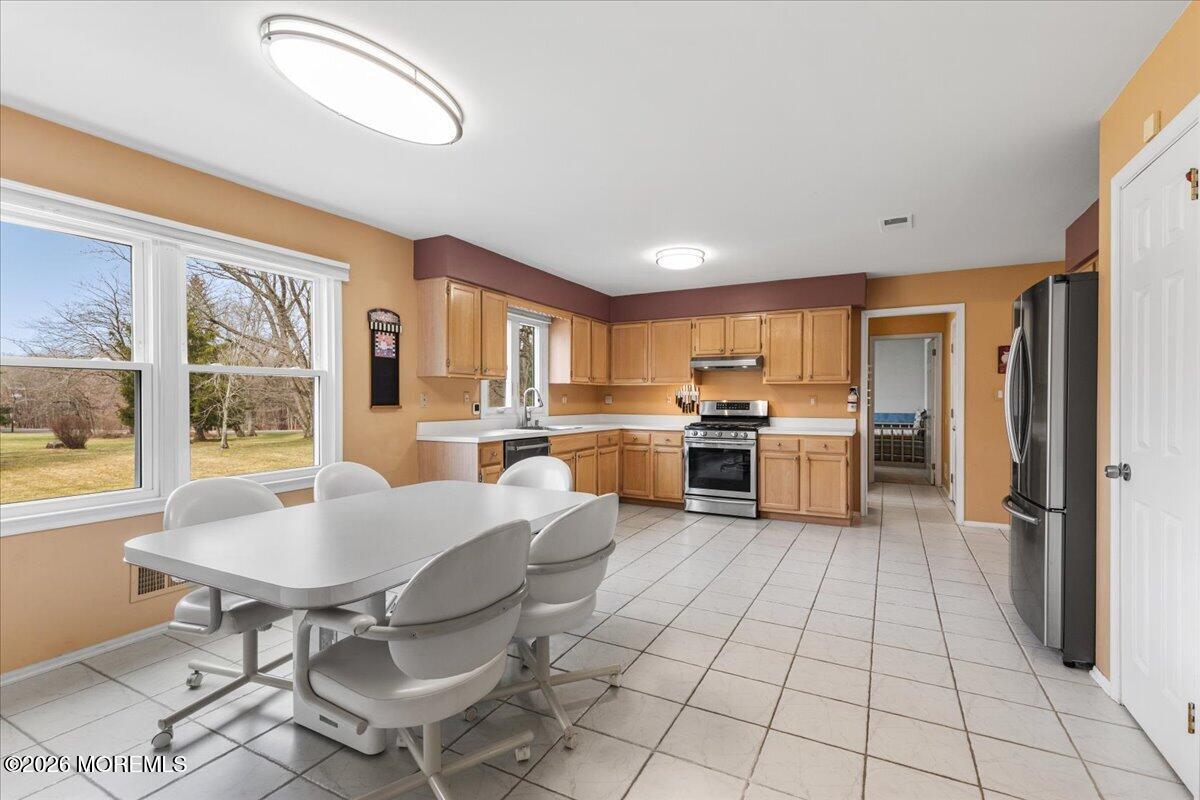 4 Arie Drive