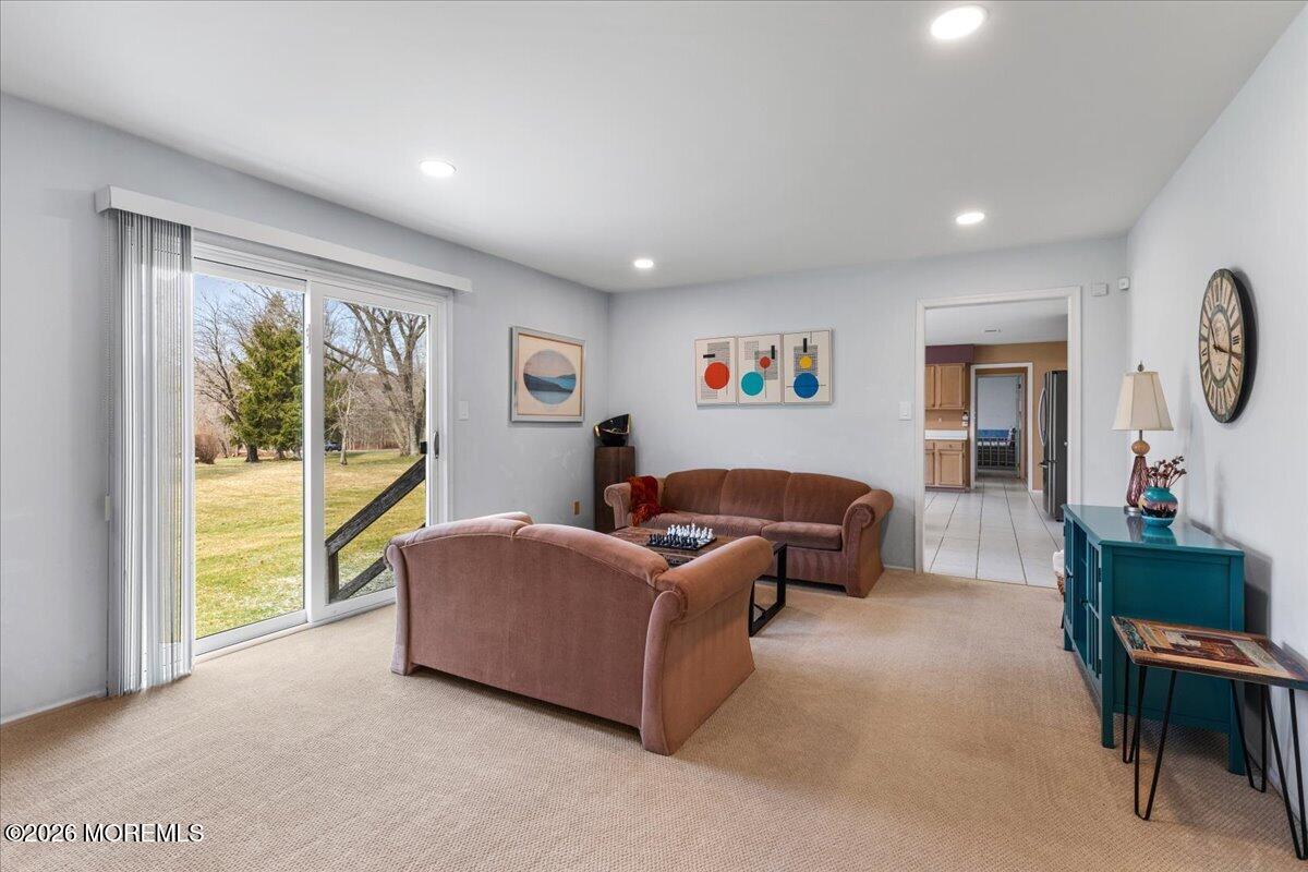 4 Arie Drive