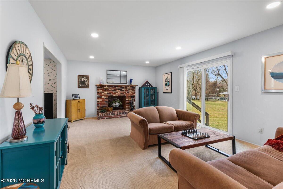 4 Arie Drive