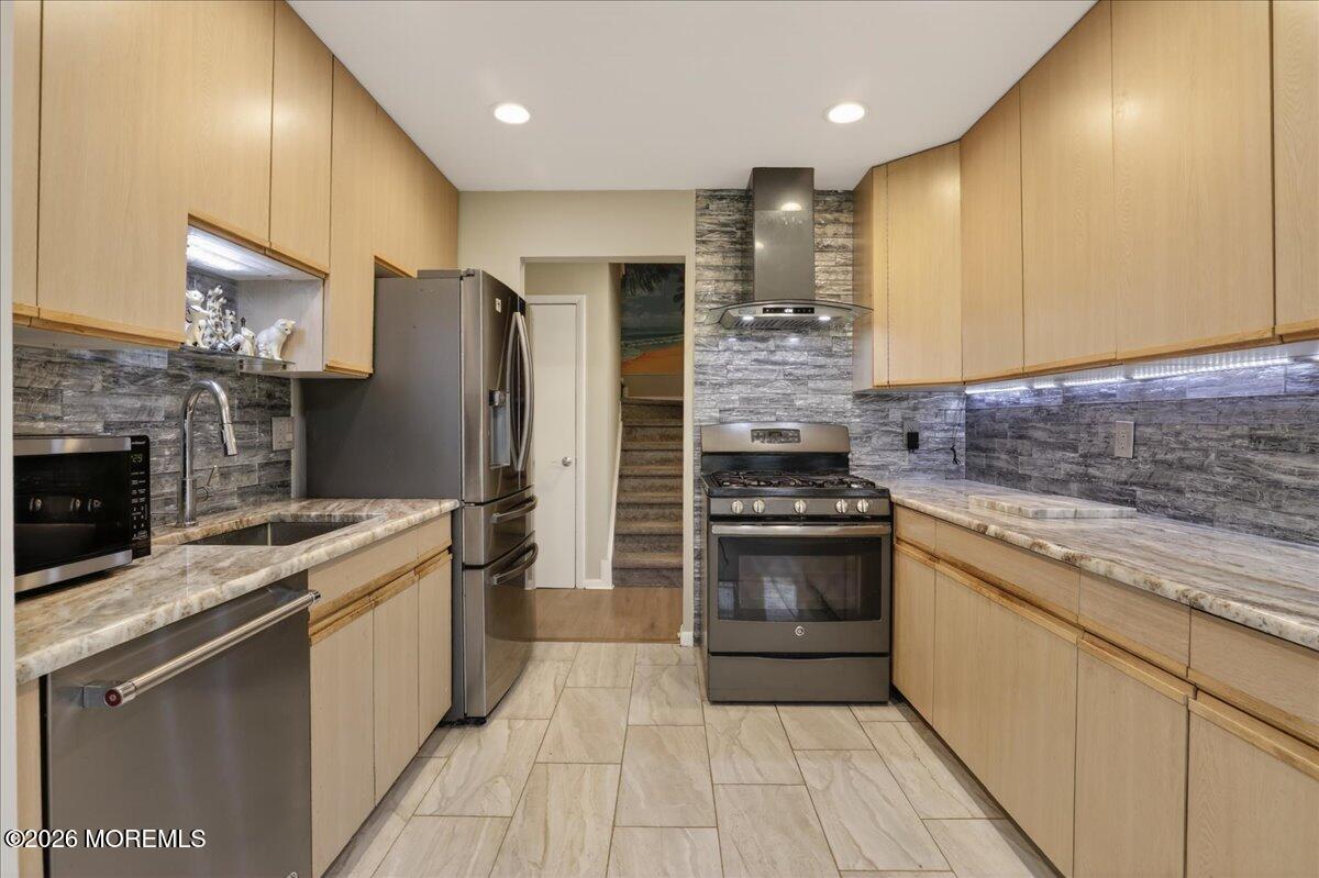 61 Aspen Avenue