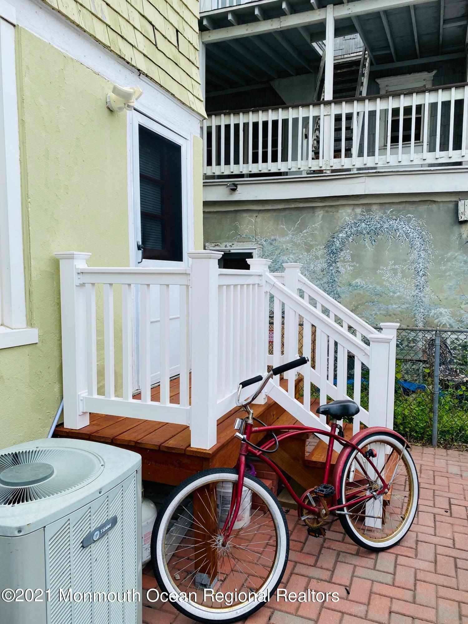 64 Mount Hermon Way Apt 1