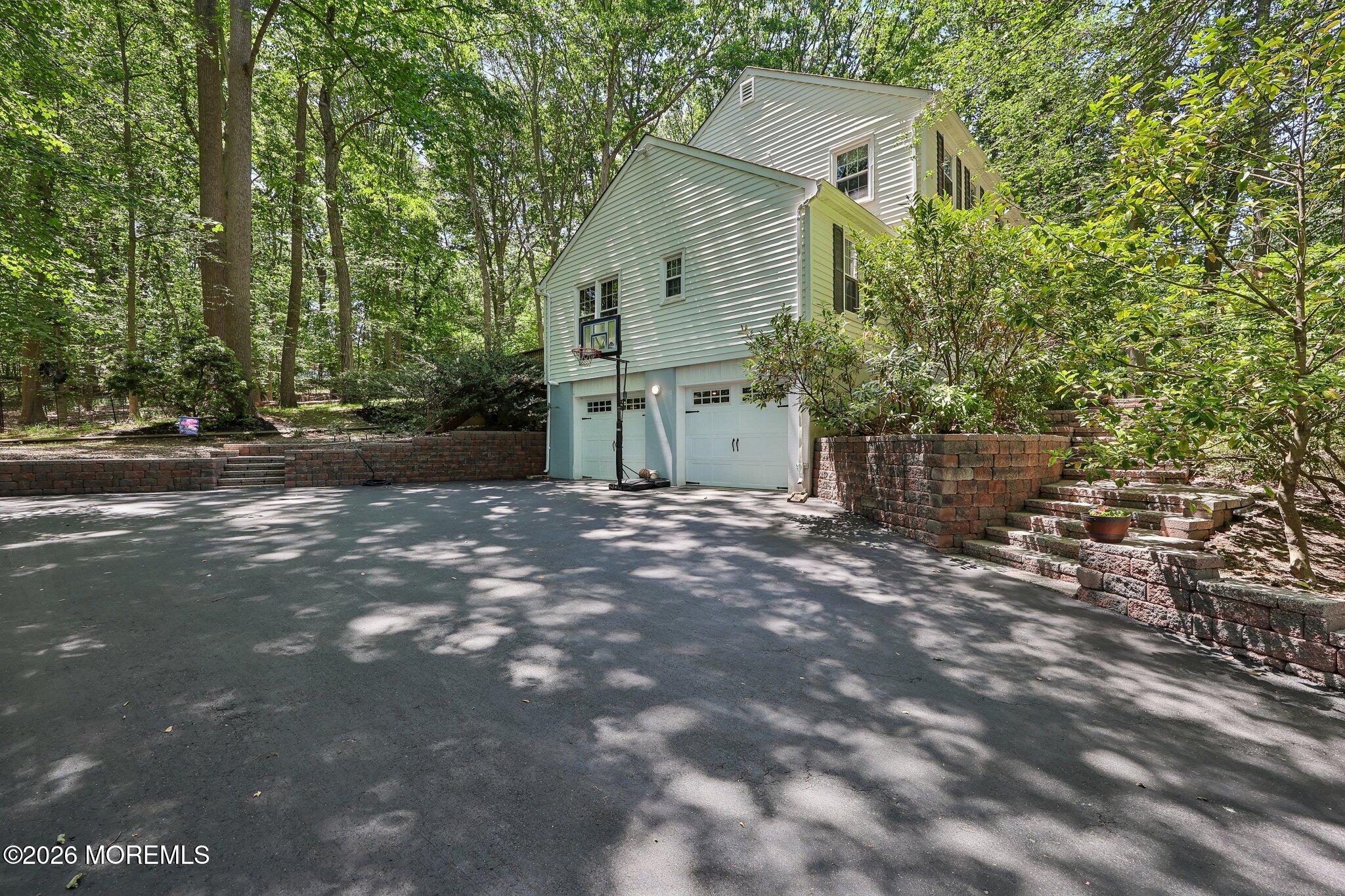 54 Howland Road