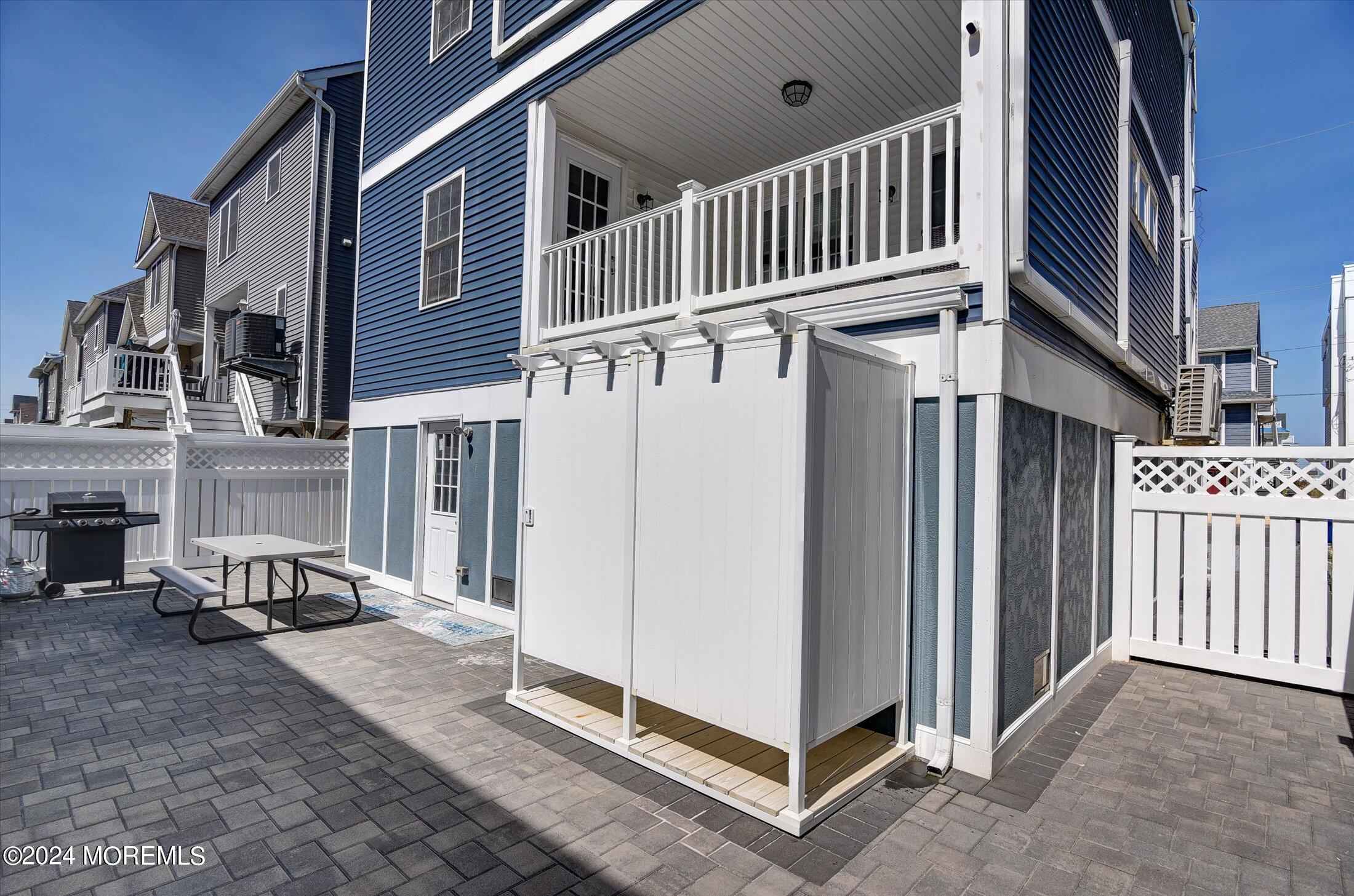 5 Fielder Avenue