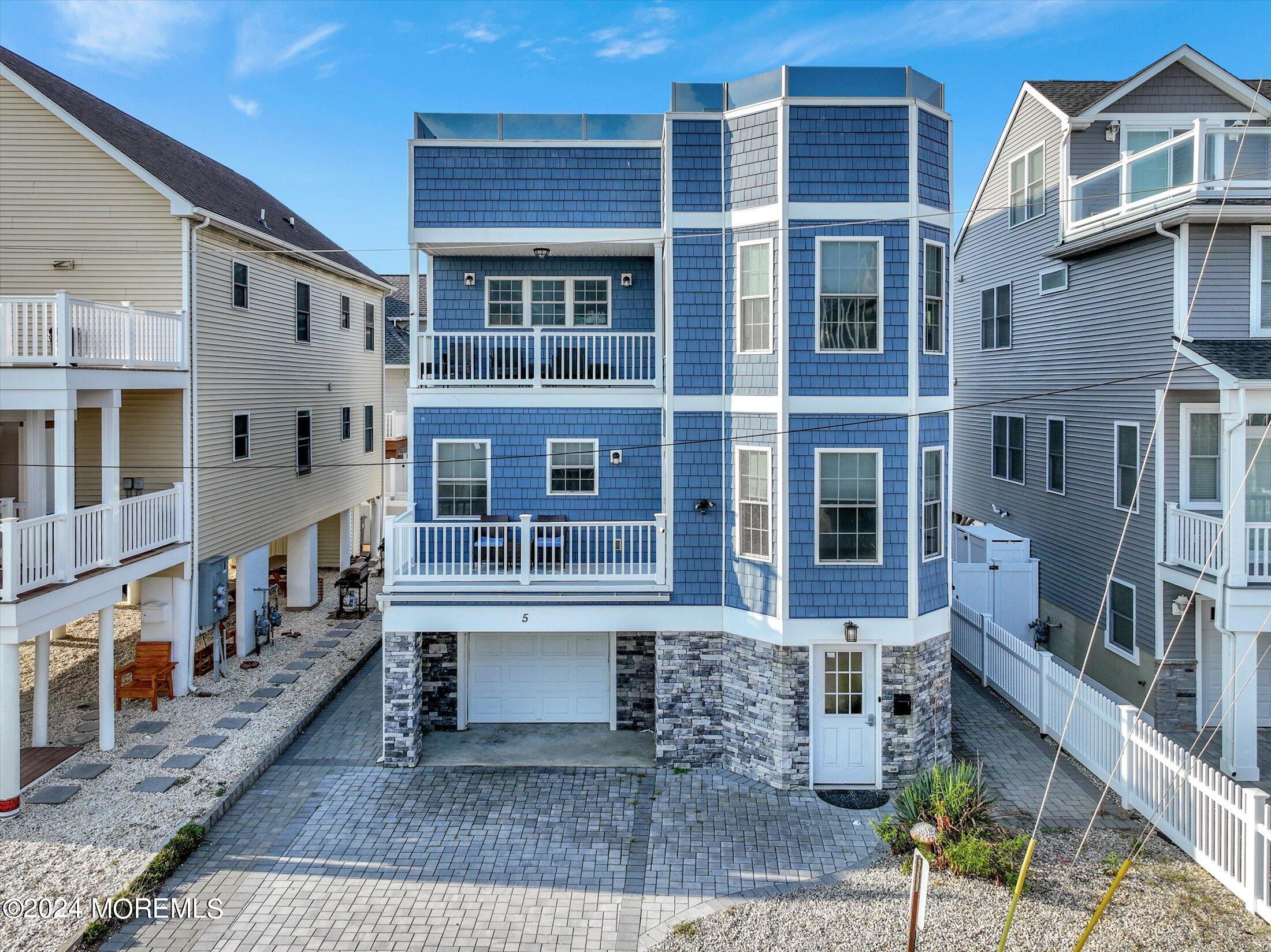 5 Fielder Avenue