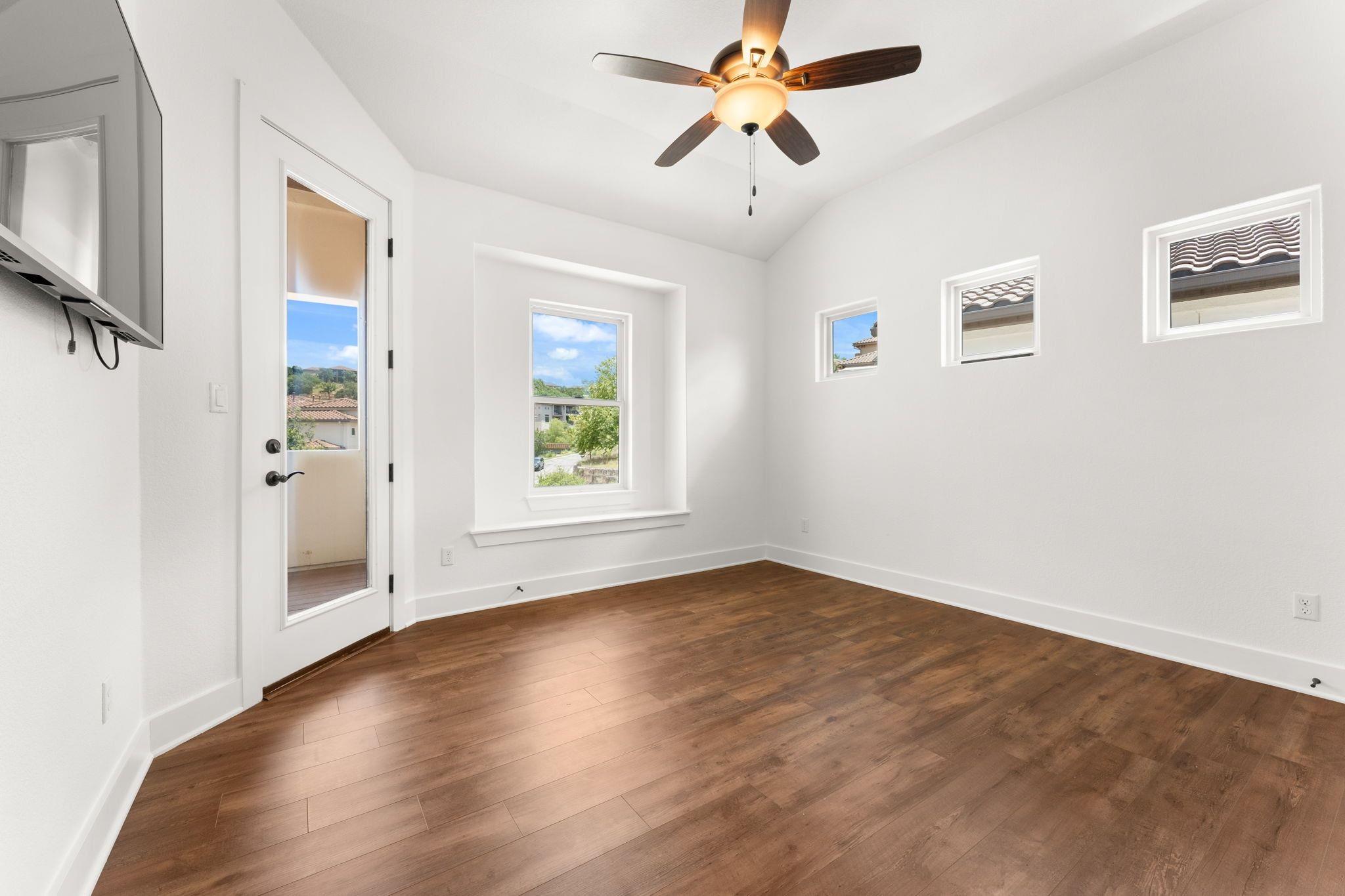 300 Marina View CT