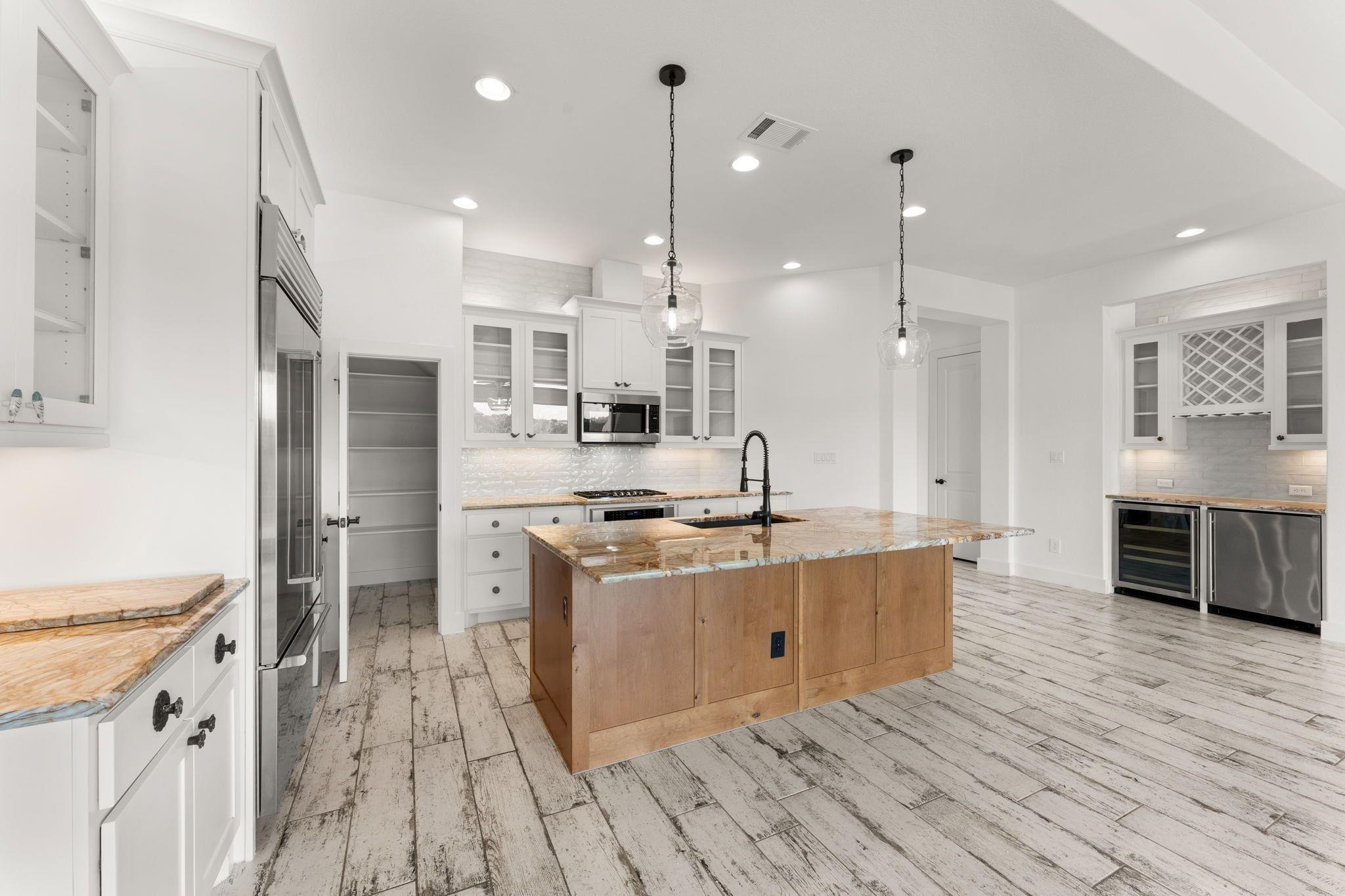 300 Marina View CT
