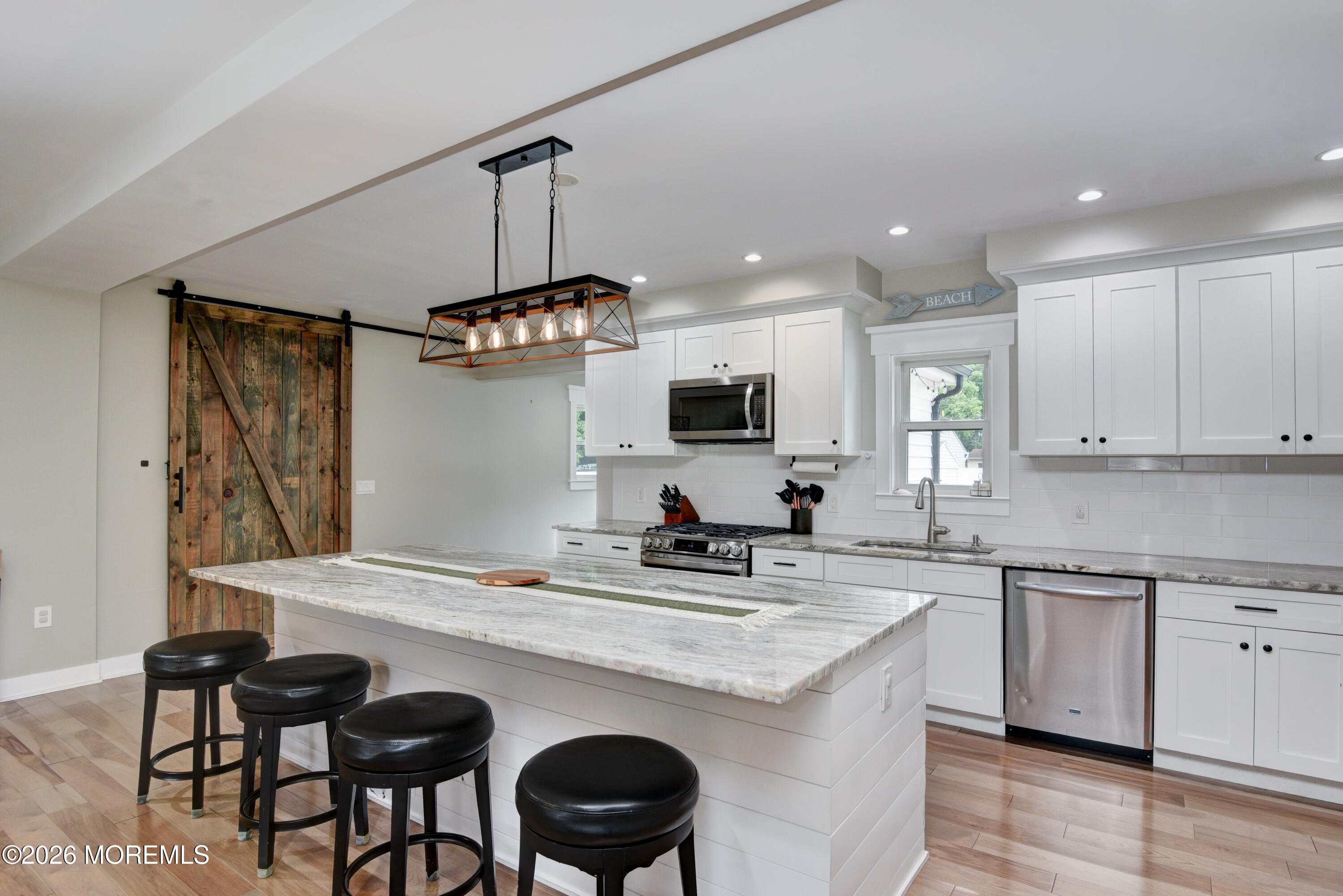 2515 Honeysuckle Lane