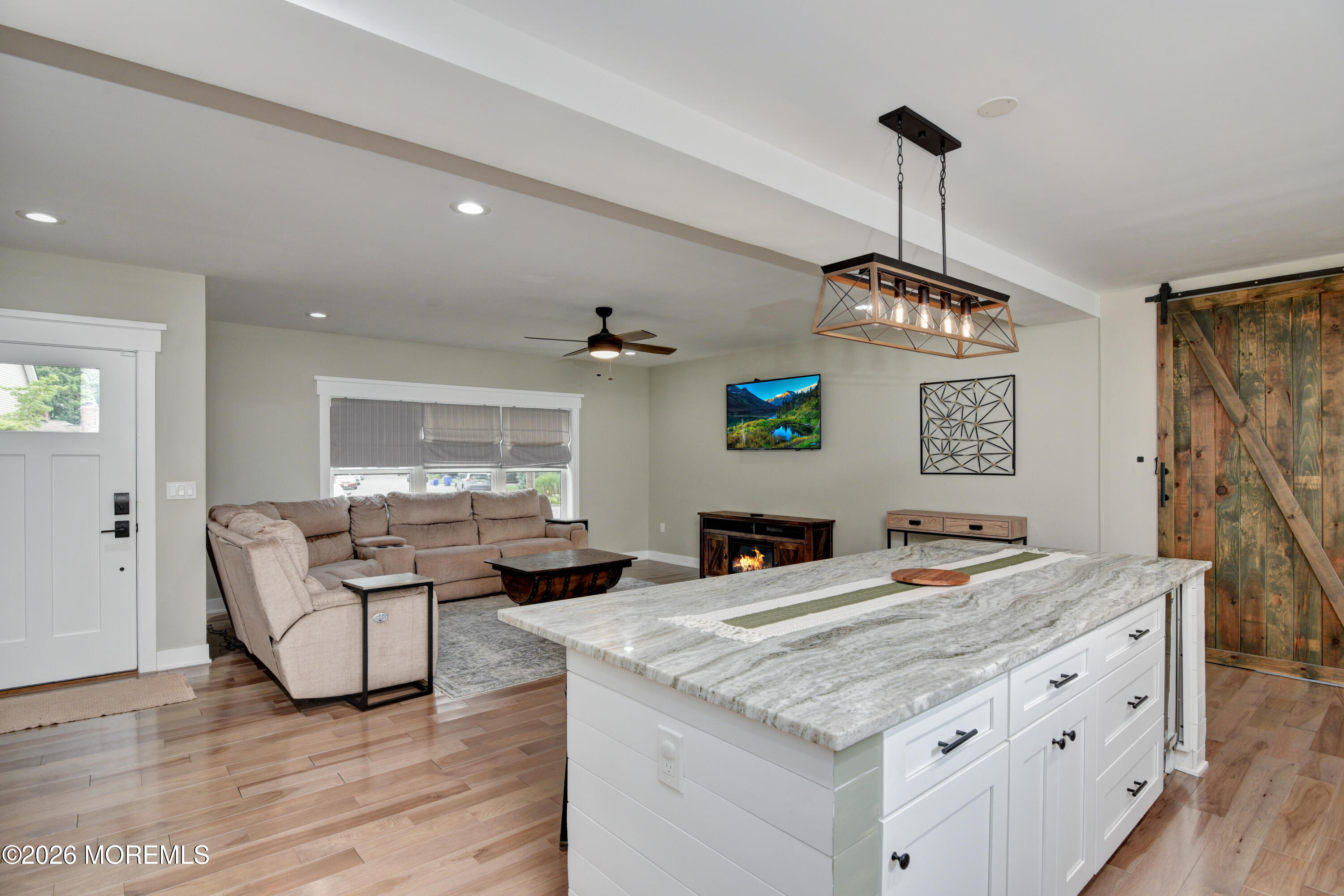2515 Honeysuckle Lane