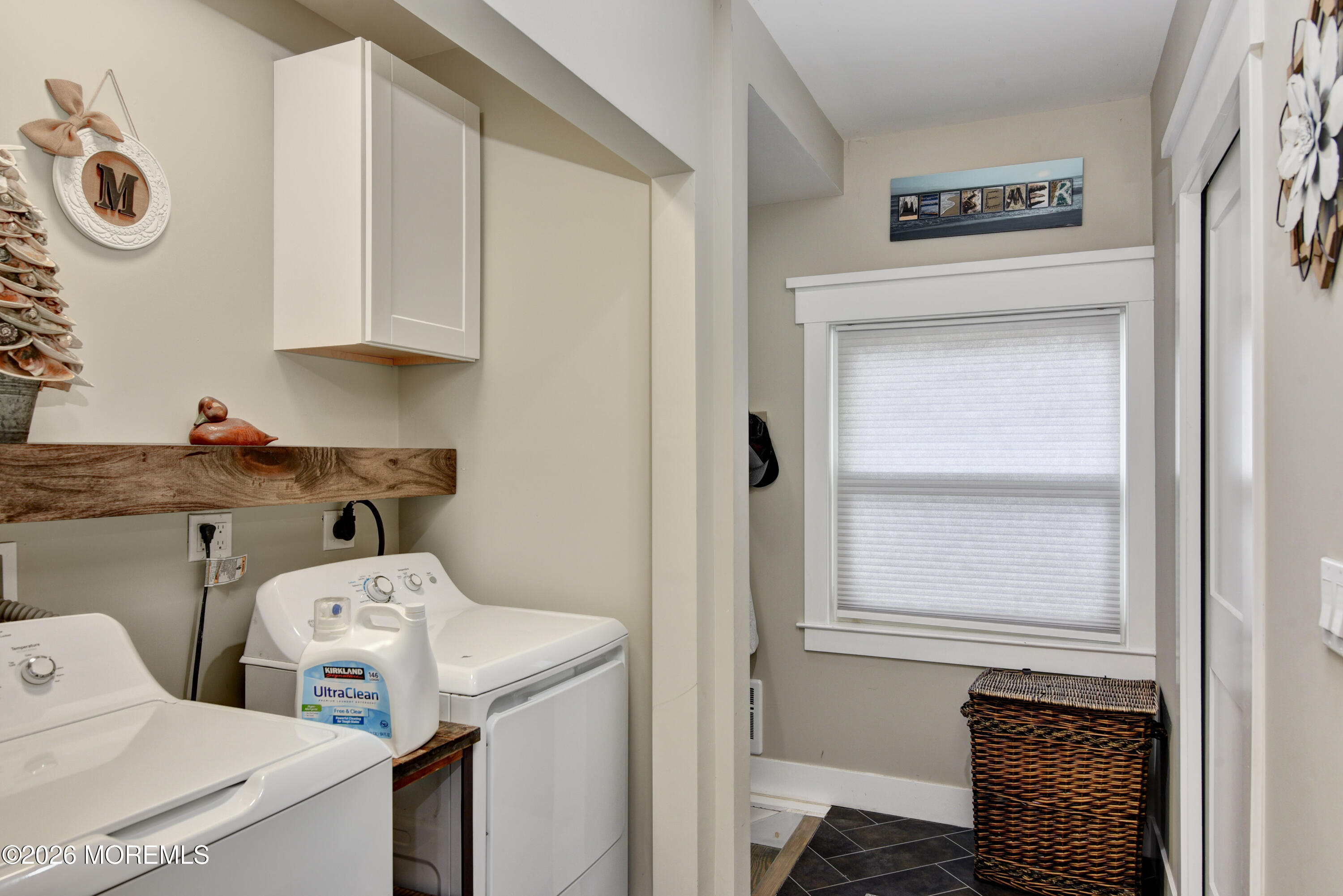 2515 Honeysuckle Lane