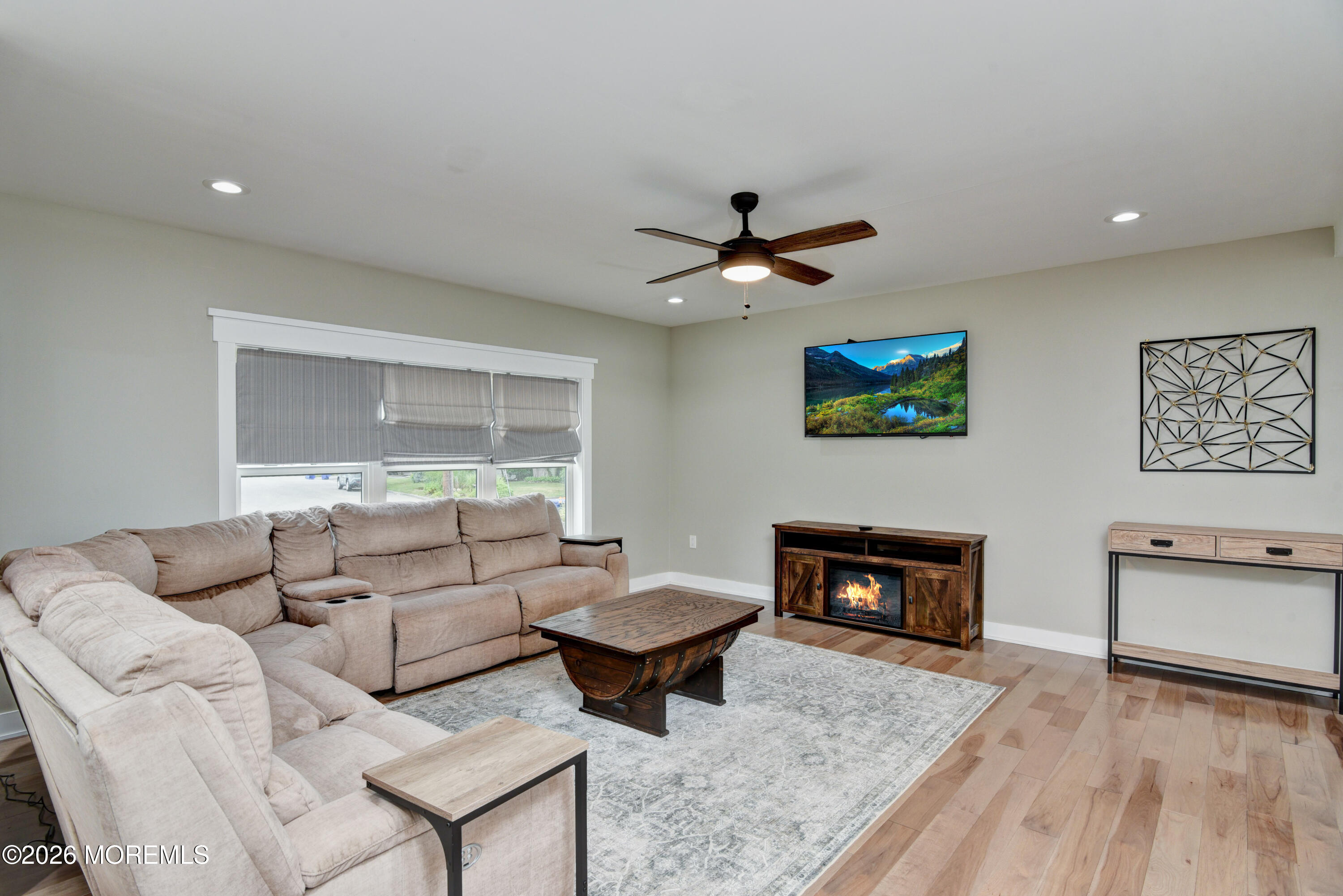 2515 Honeysuckle Lane