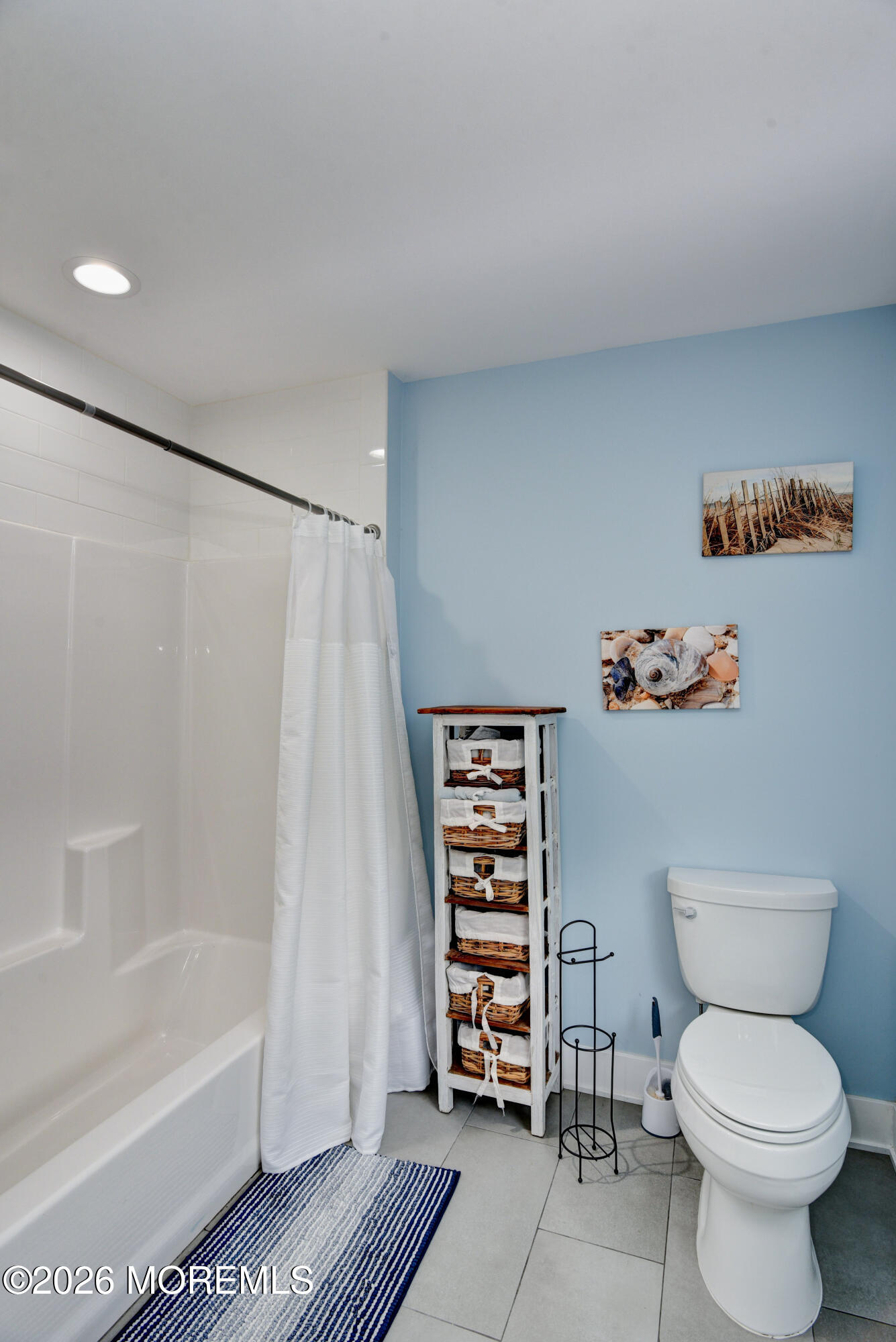 2515 Honeysuckle Lane