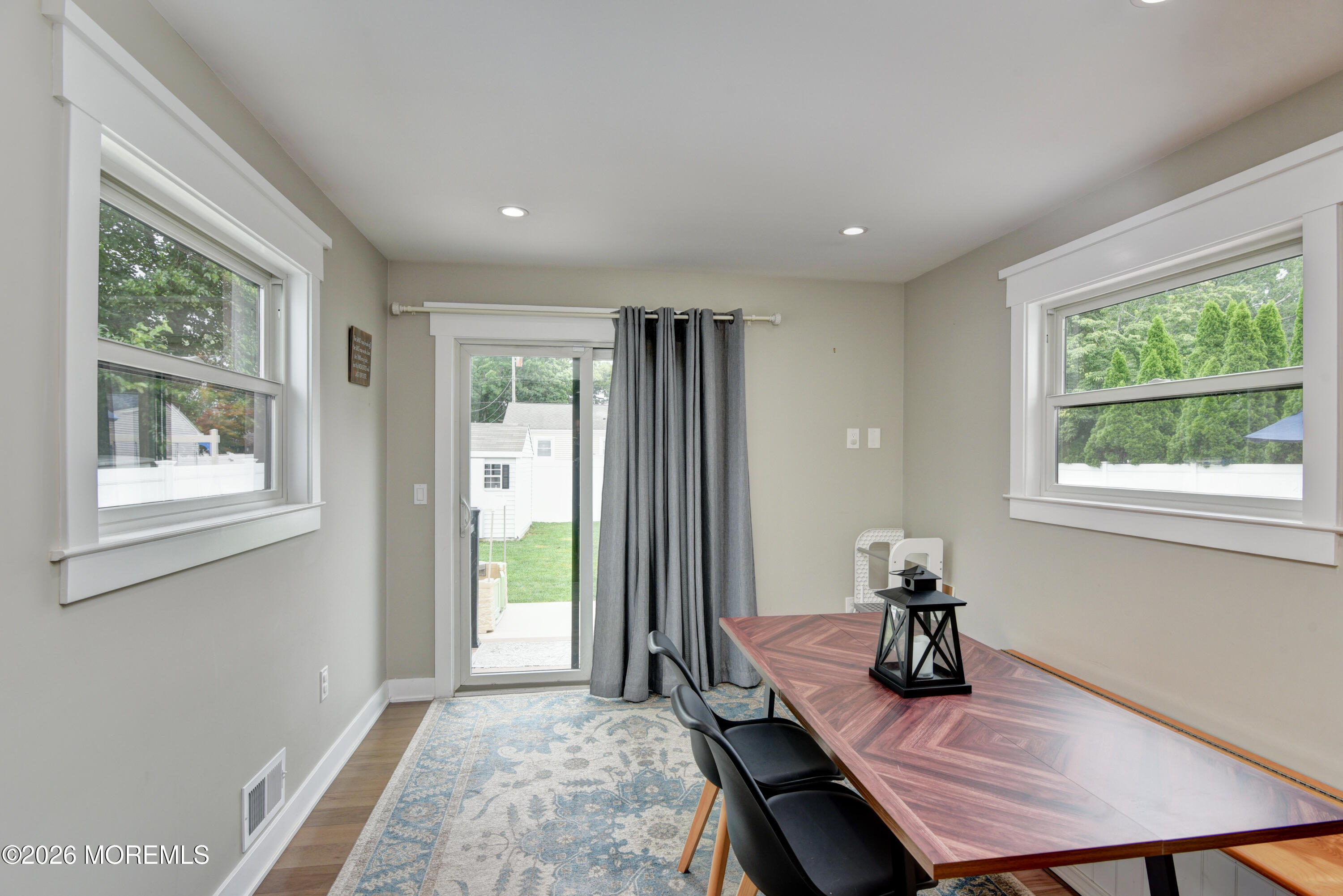 2515 Honeysuckle Lane
