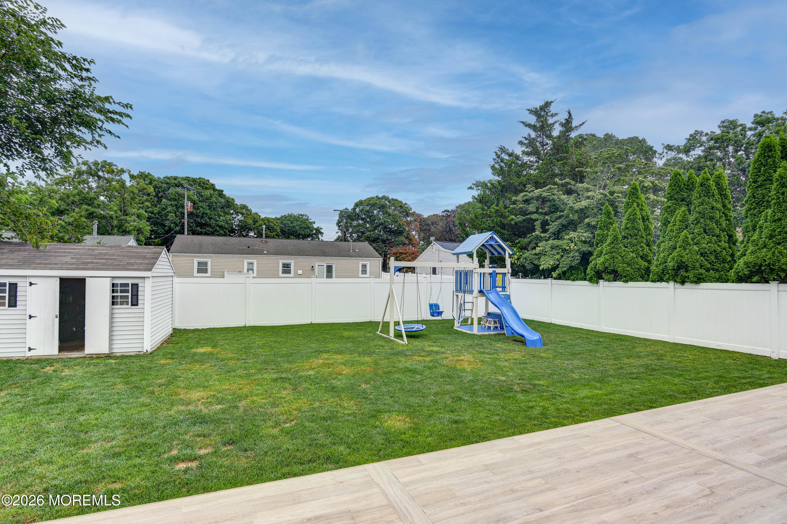2515 Honeysuckle Lane