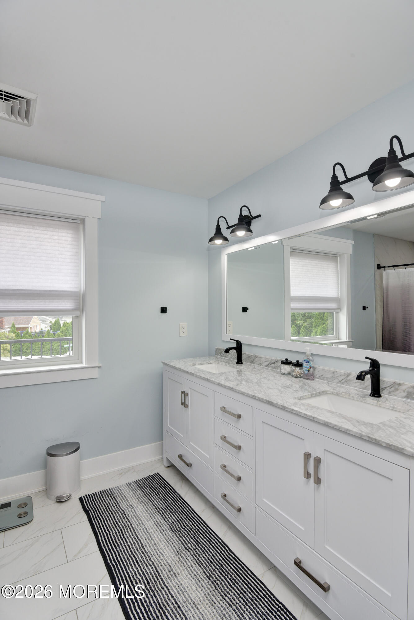 2515 Honeysuckle Lane