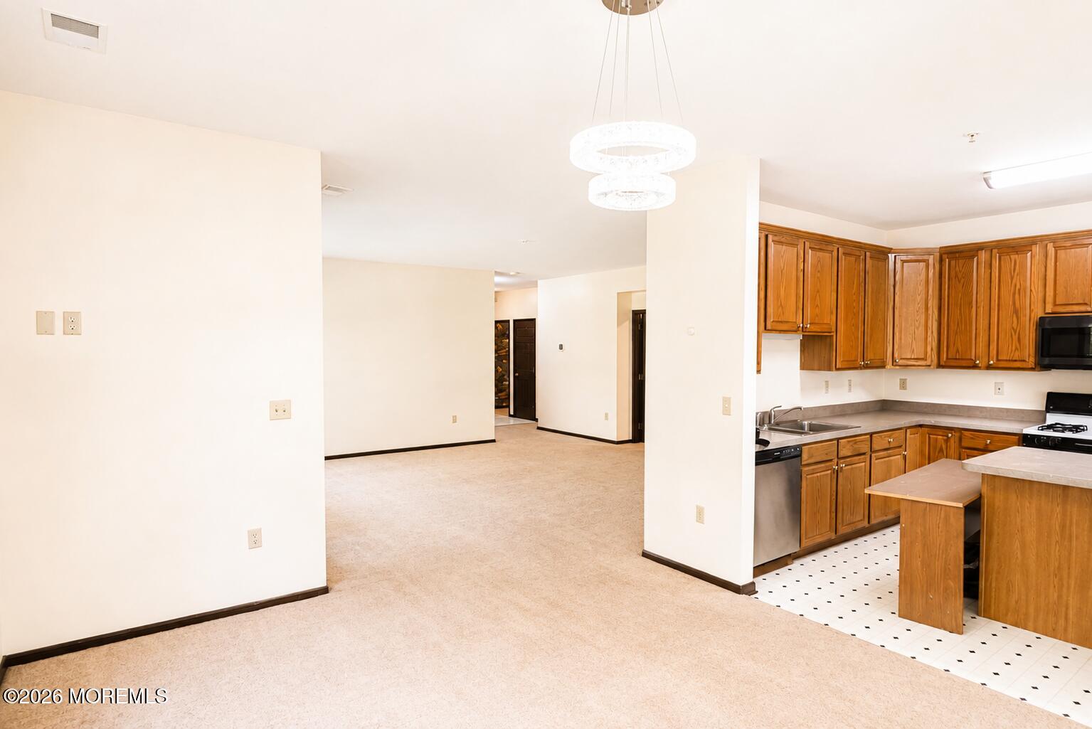 526 Saint Andrews Place