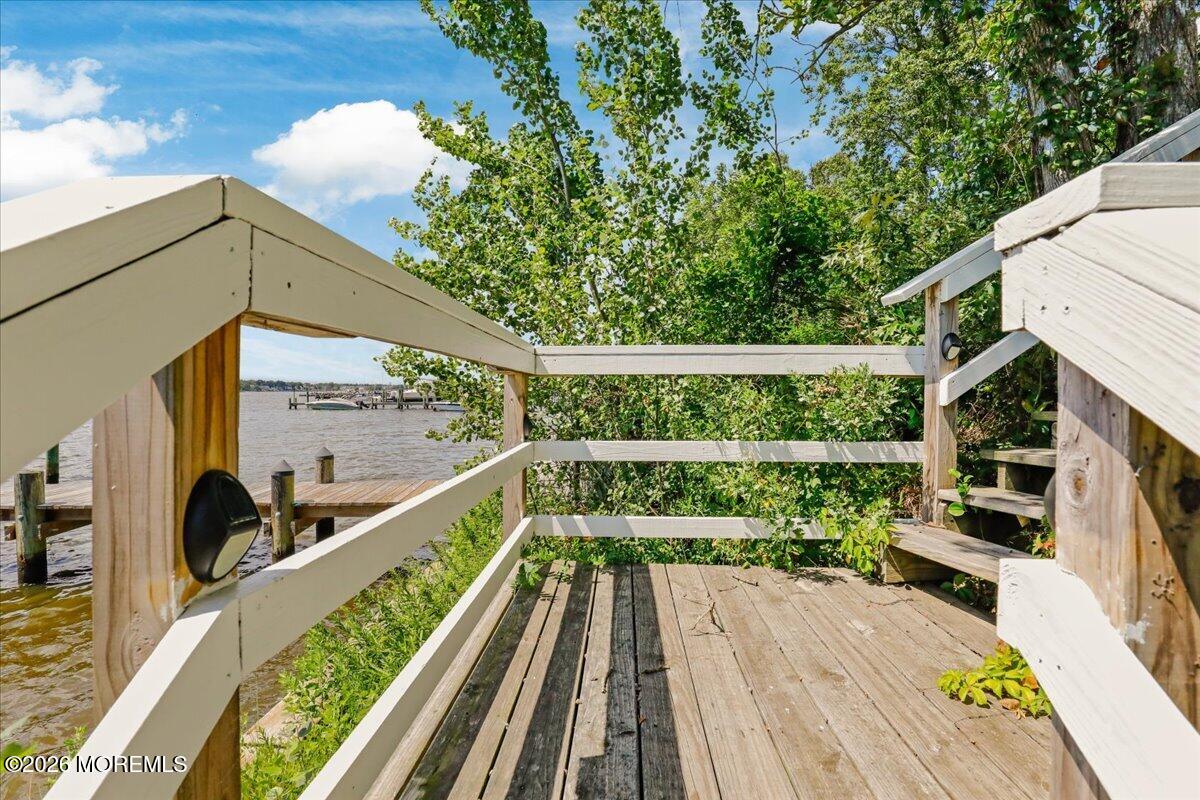 128 E Camp Walk