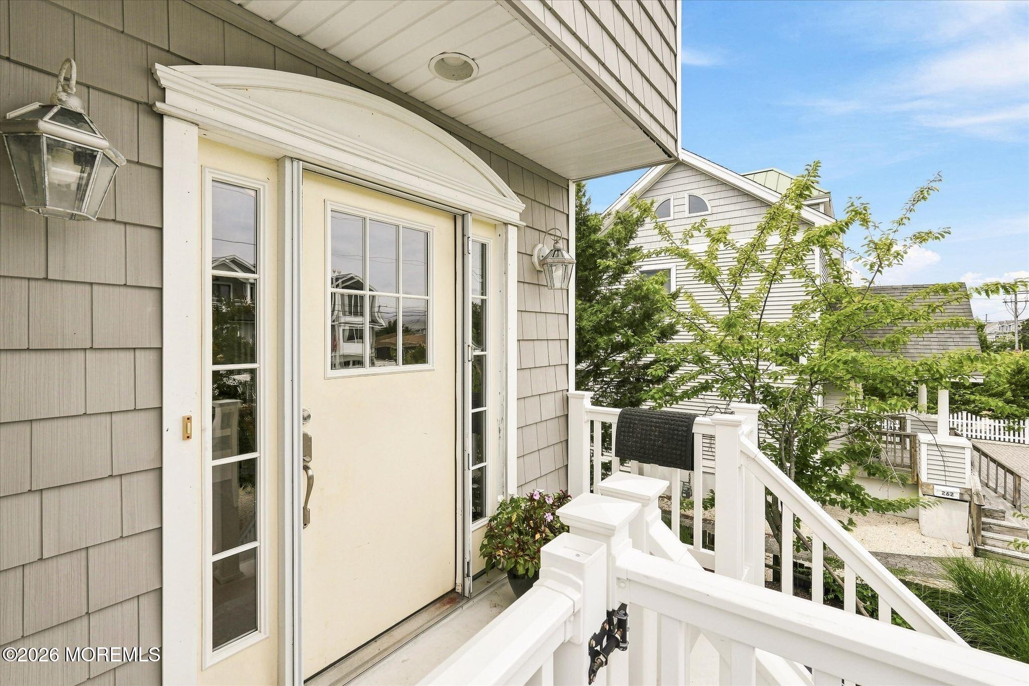 256 W 10th Street
