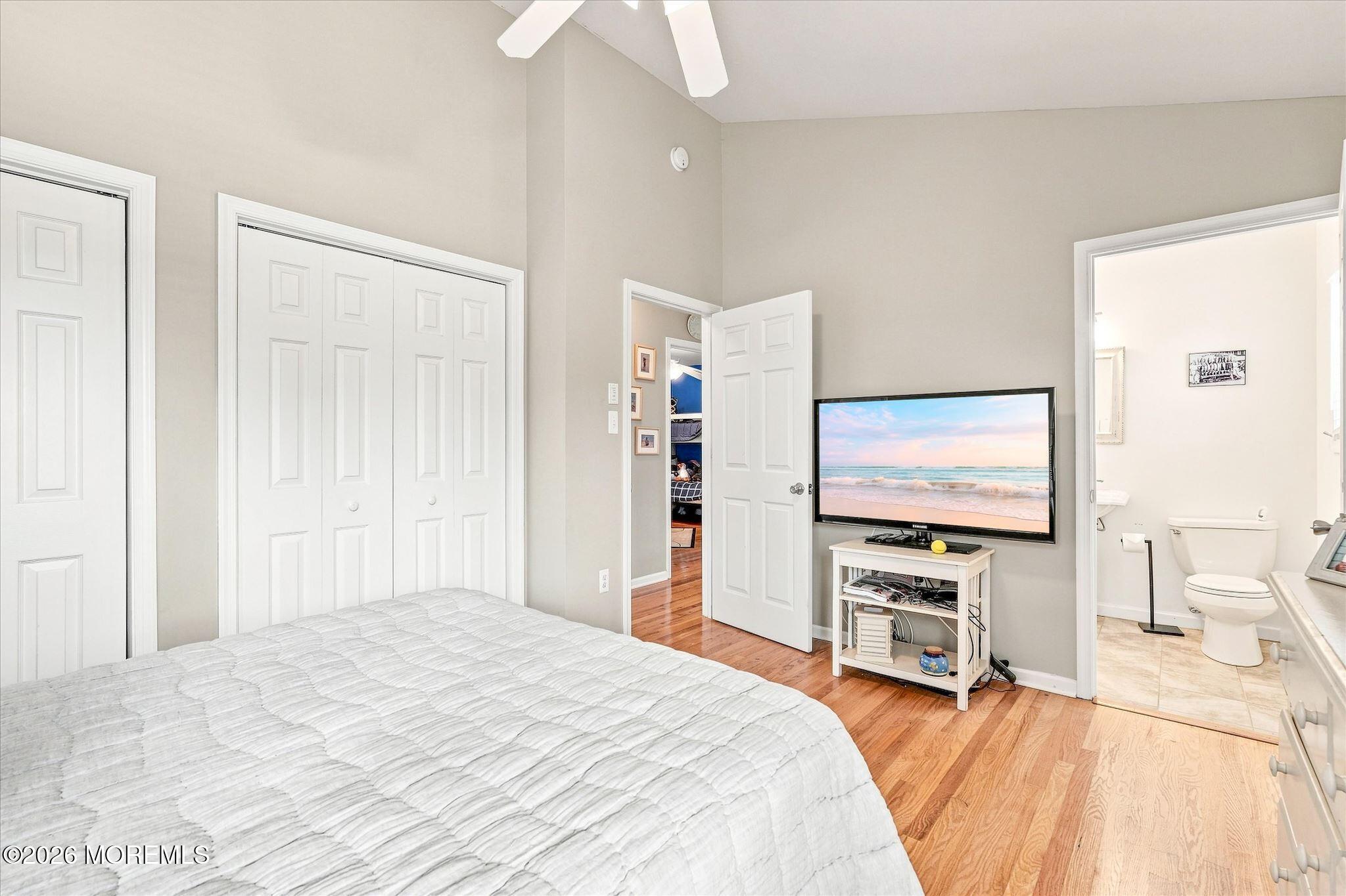 256 W 10th Street